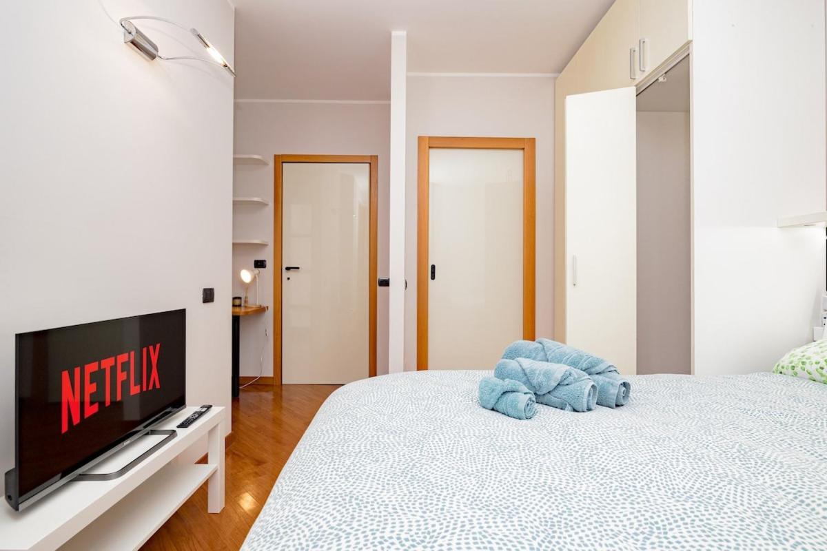 Cozy And Lovely - Center Apartment *