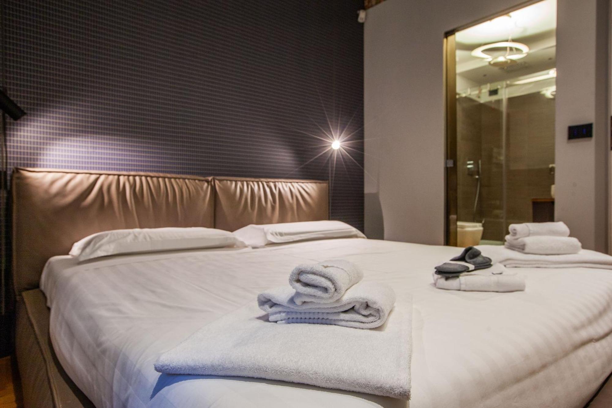 Boutique Con Cortile-design&fashion District * Milan
