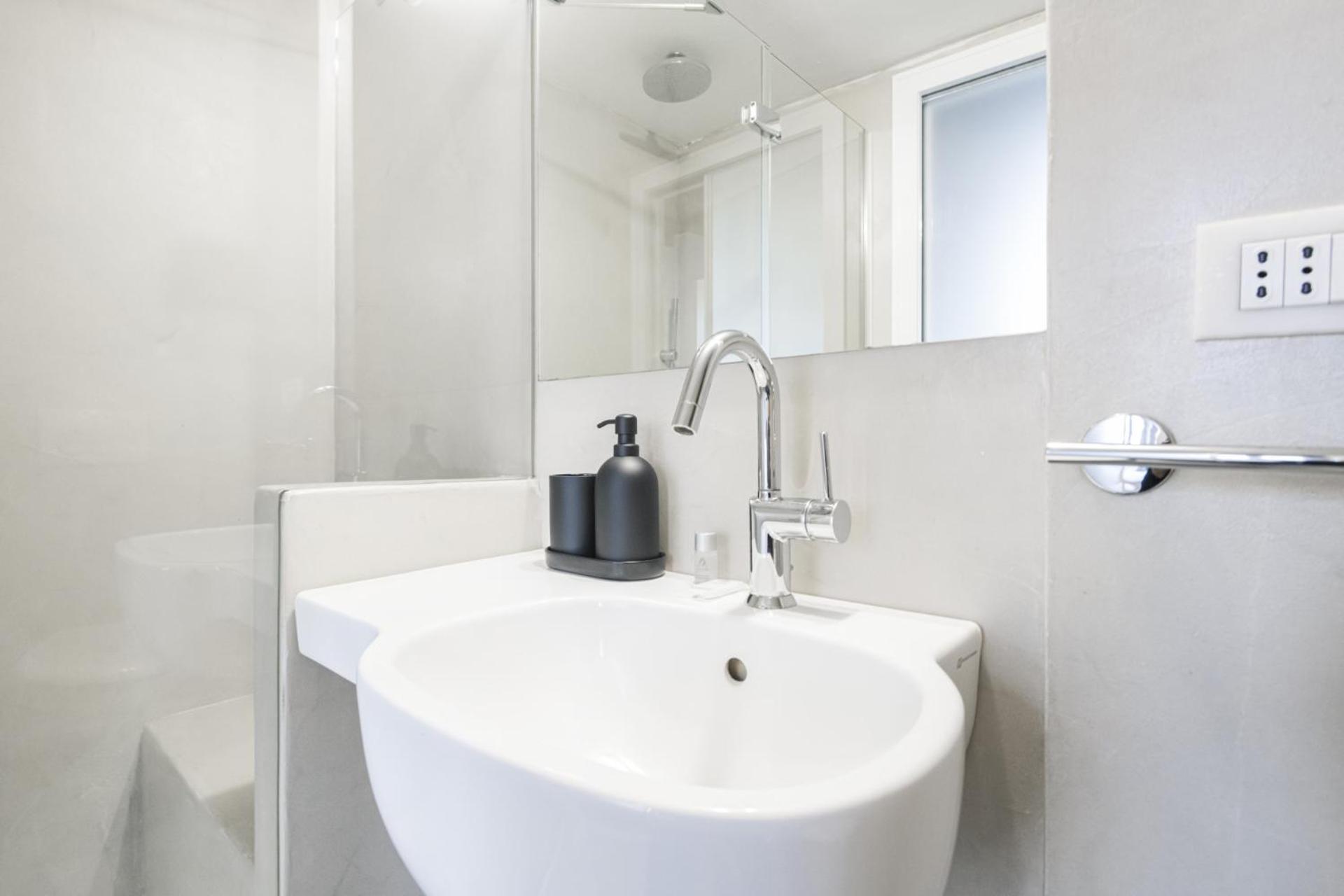 Apartment Easylife-elegante Monolocale Nel Cuore Dei Navigli Milan