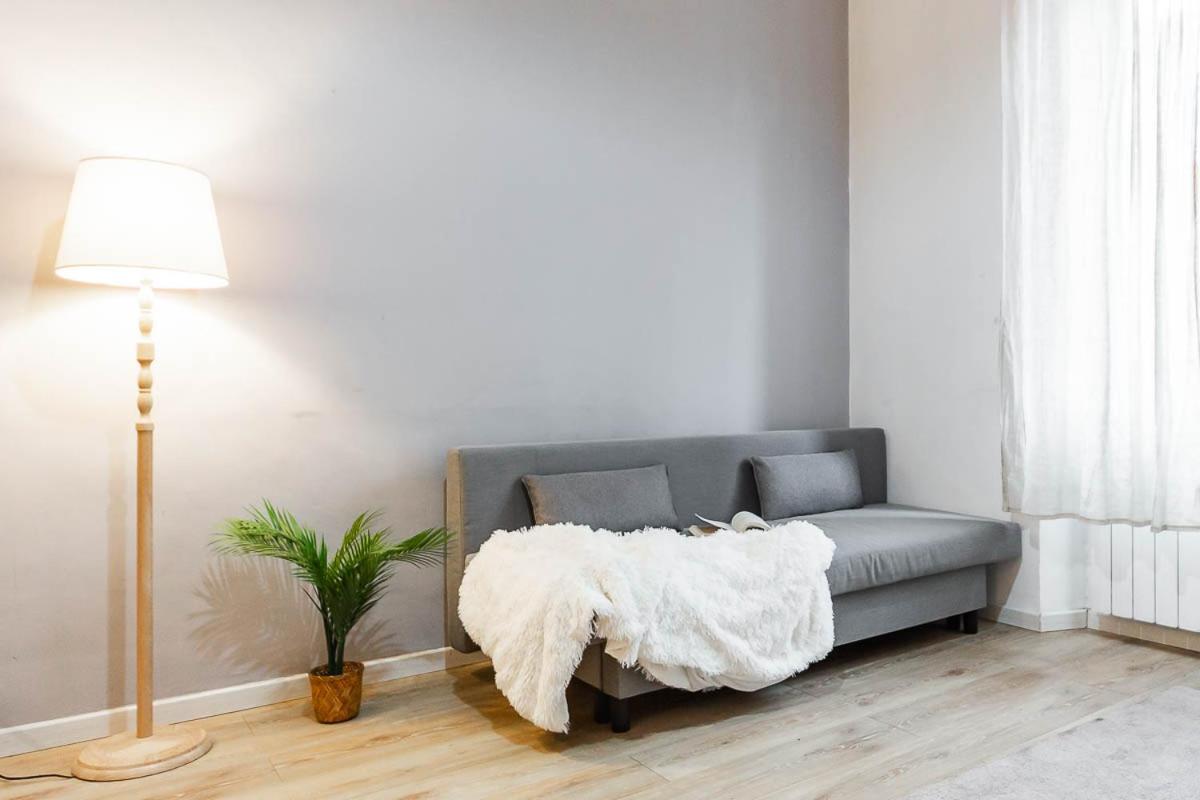 Duomo 10 Minuti Family House 5 Pax Balcone Wifi Apartment