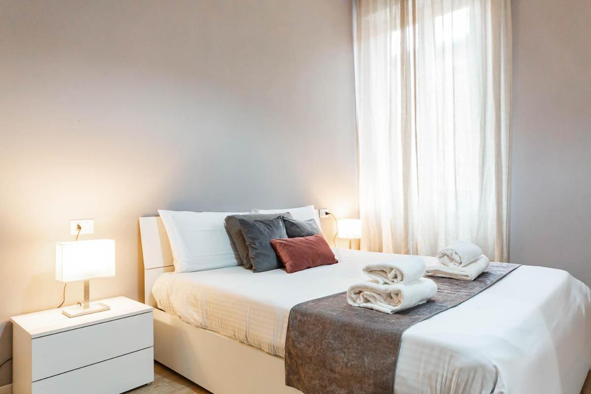 Duomo 10 Minuti Family House 5 Pax Balcone Wifi Apartment Milan