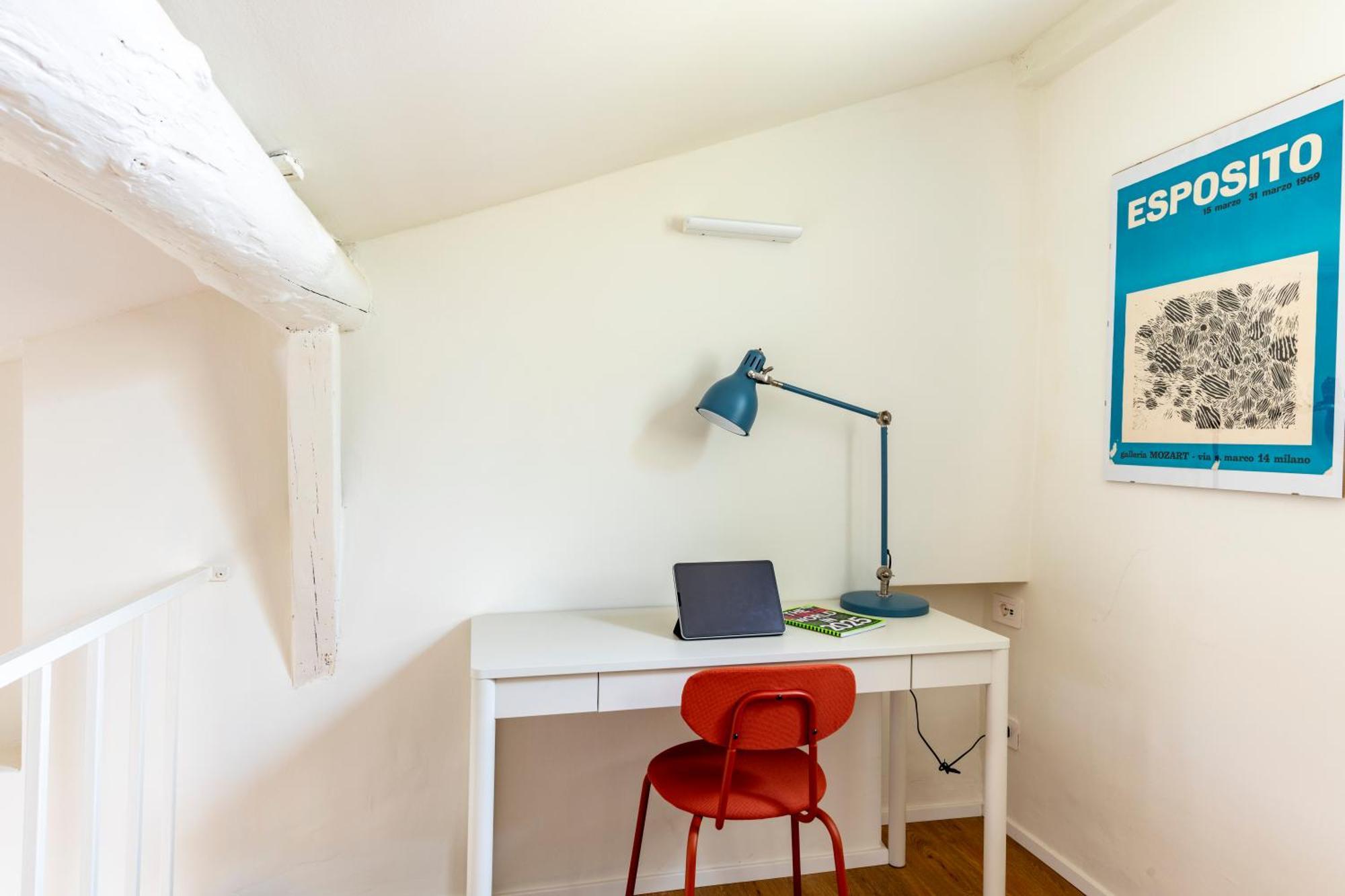 Large & Comfy - A Few Steps From The Duomo Apartment