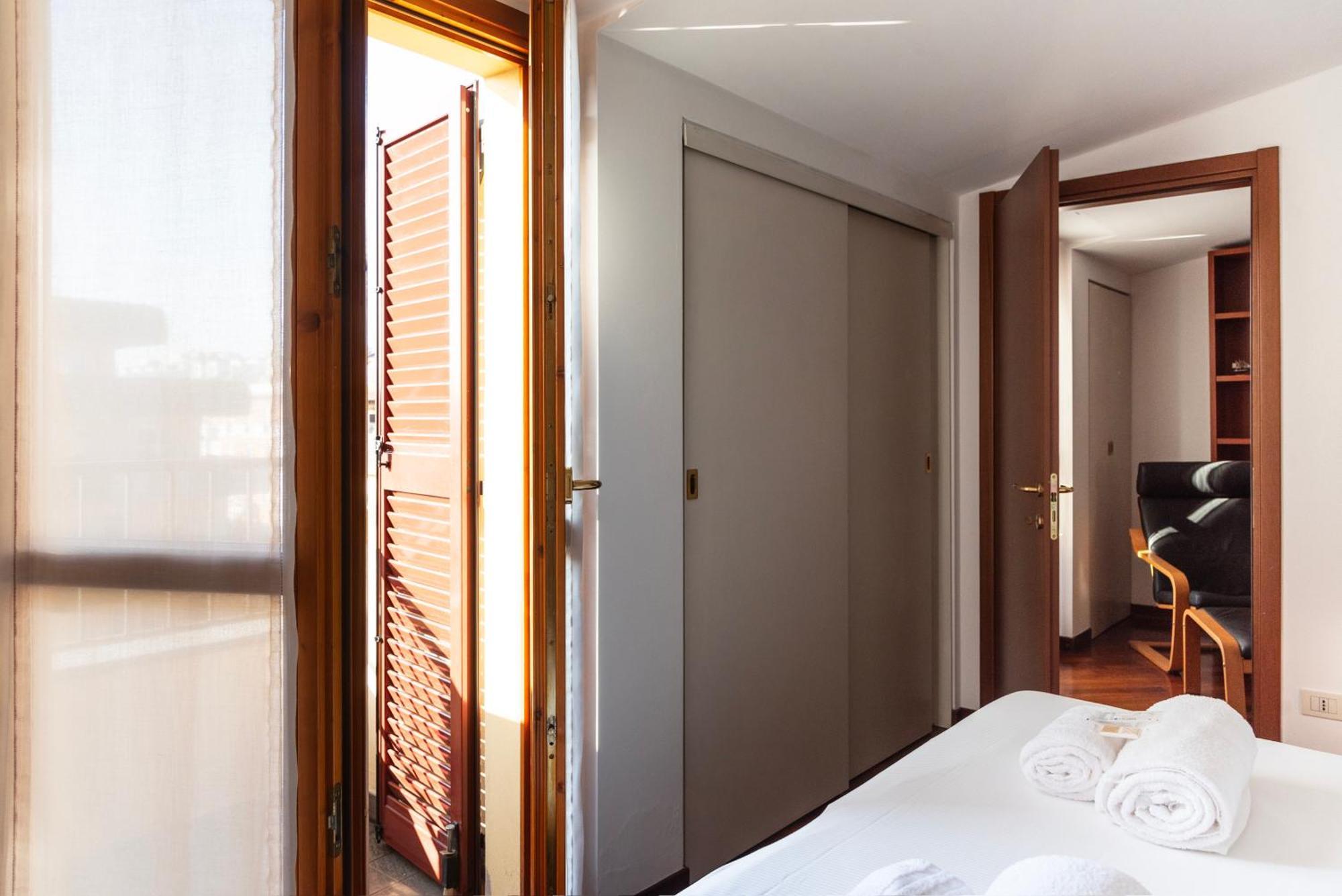 Apartment Youhosty - Loreto 1 Bedroom Milan