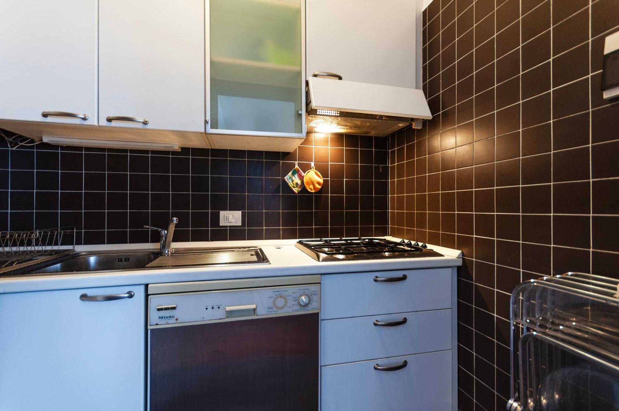 Youhosty - Loreto 1 Bedroom * Milan