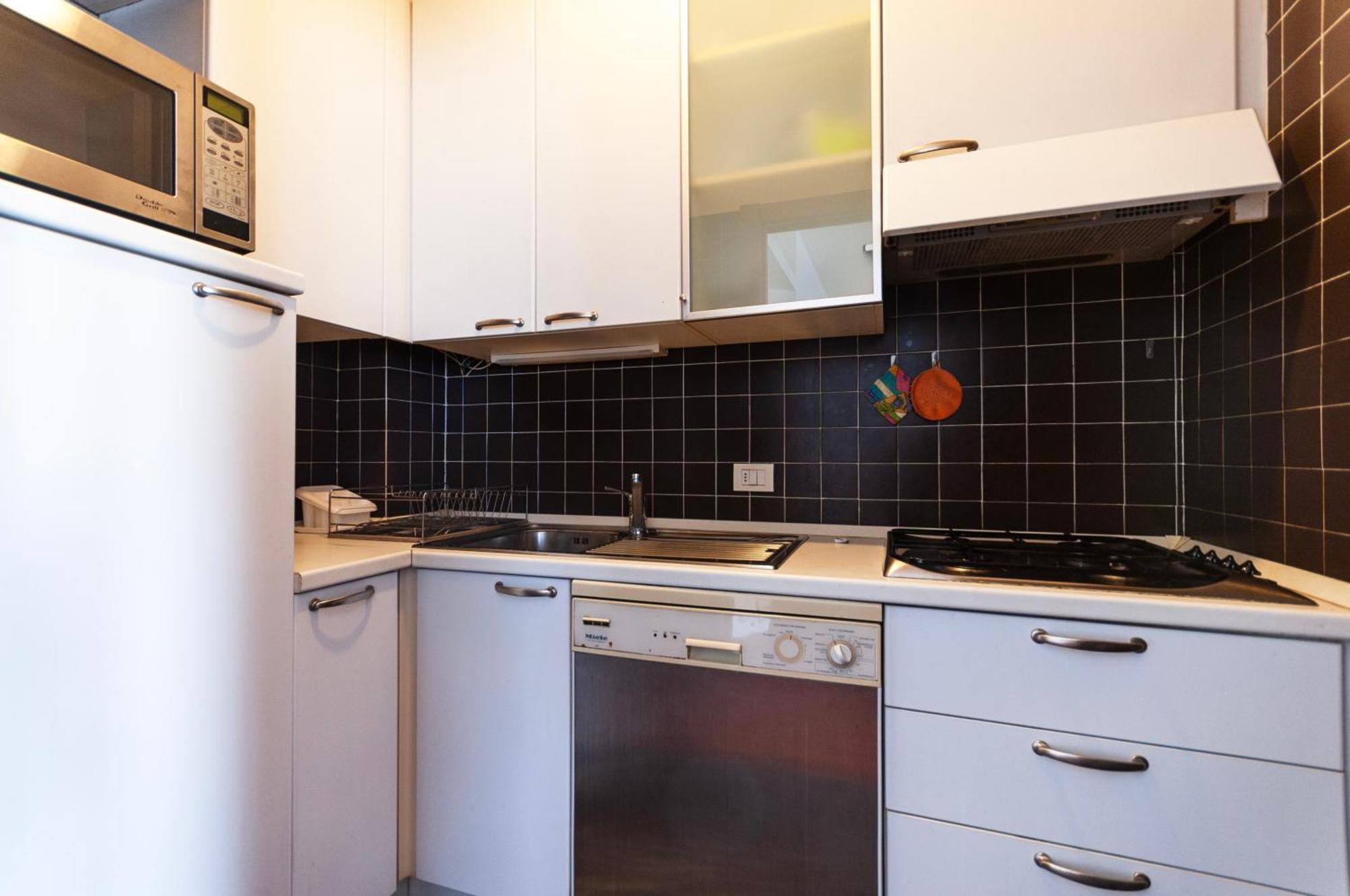 Youhosty - Loreto 1 Bedroom * Milan