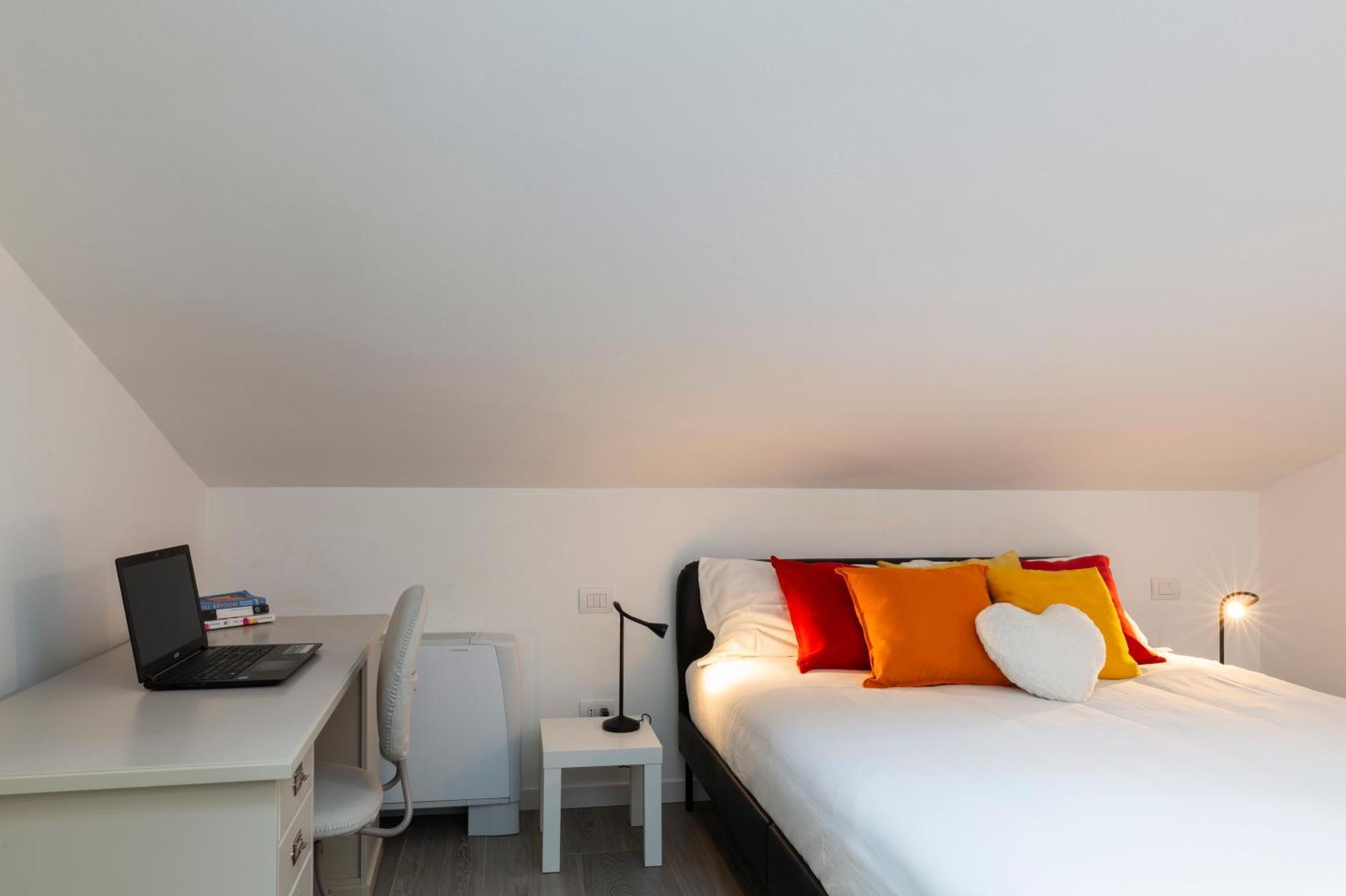 Apartment Bright Attic M4 - 2 Bedrooms