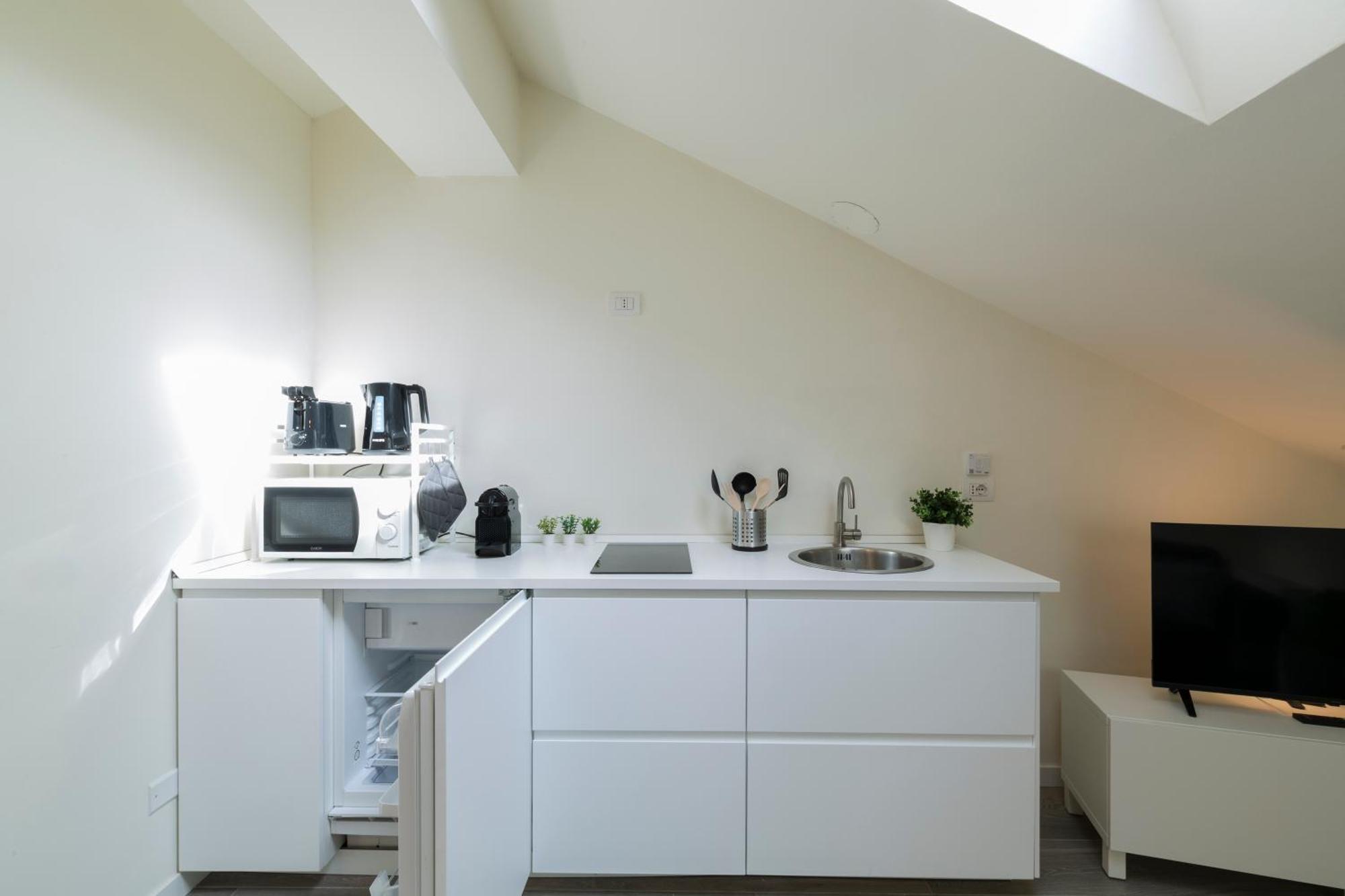 Bright Attic M4 - 2 Bedrooms Apartment