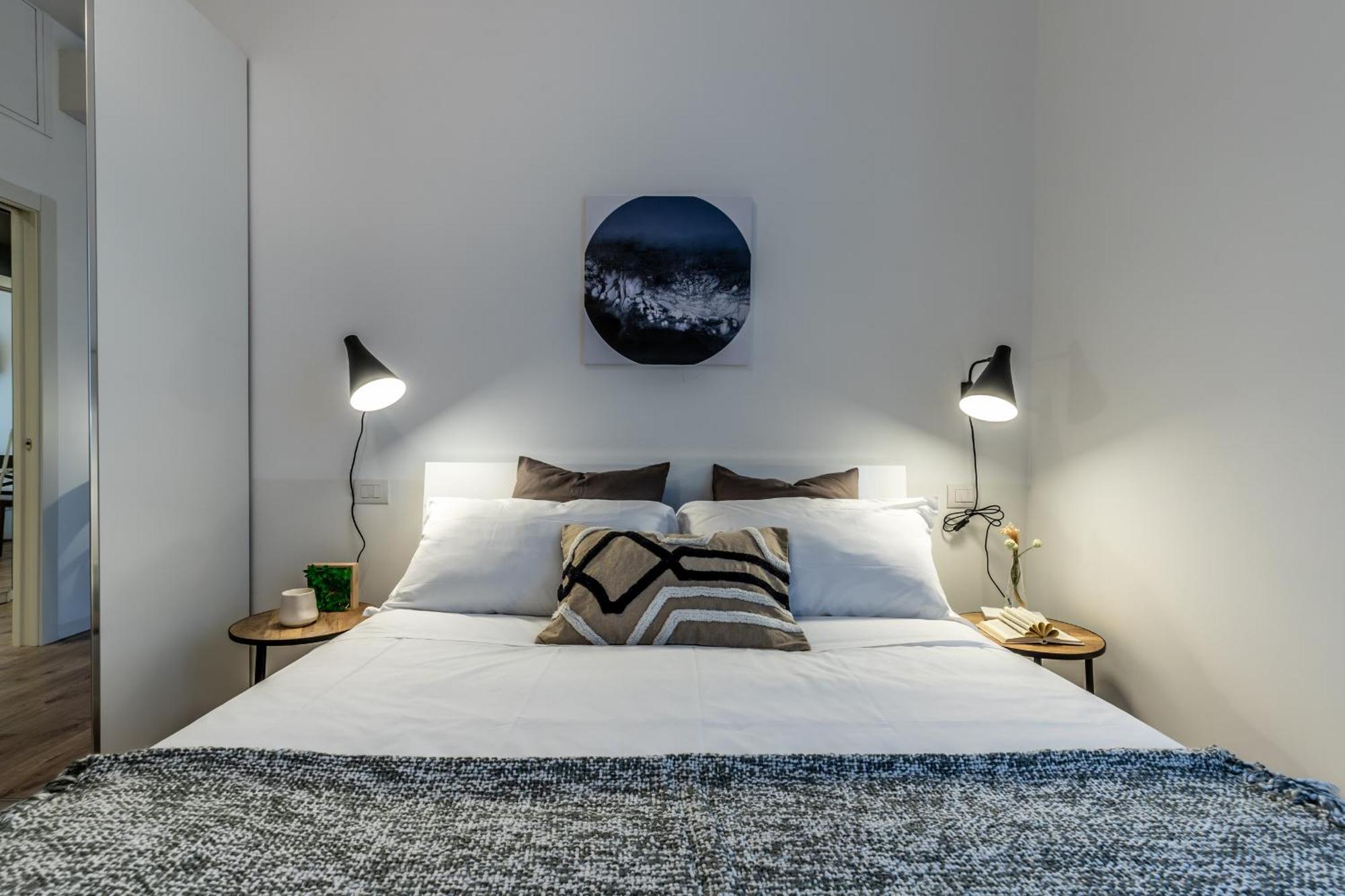 Stayeasy Big Panoramic - Station Apartment *