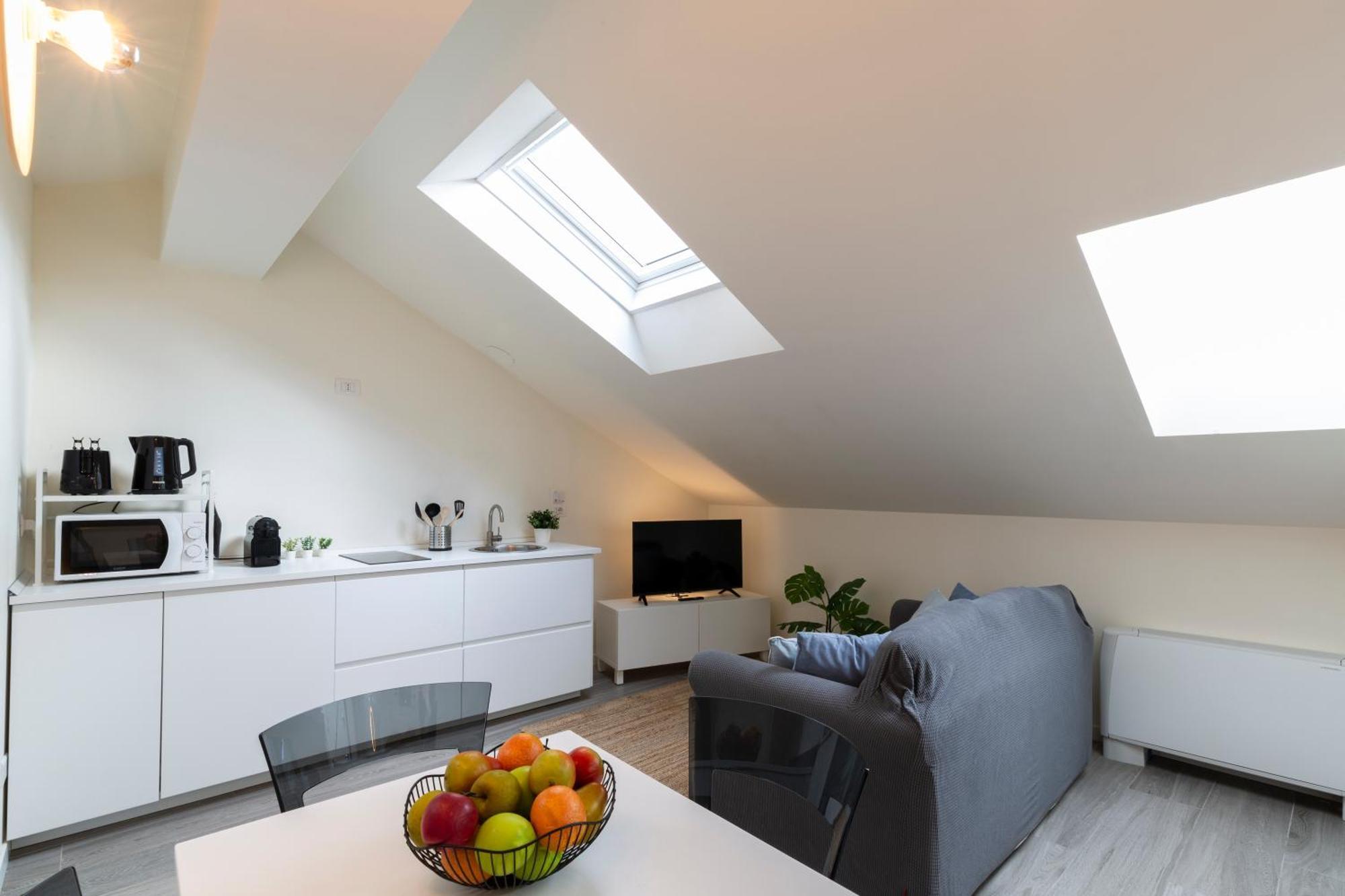 Bright Attic M4 - 2 Bedrooms Apartment
