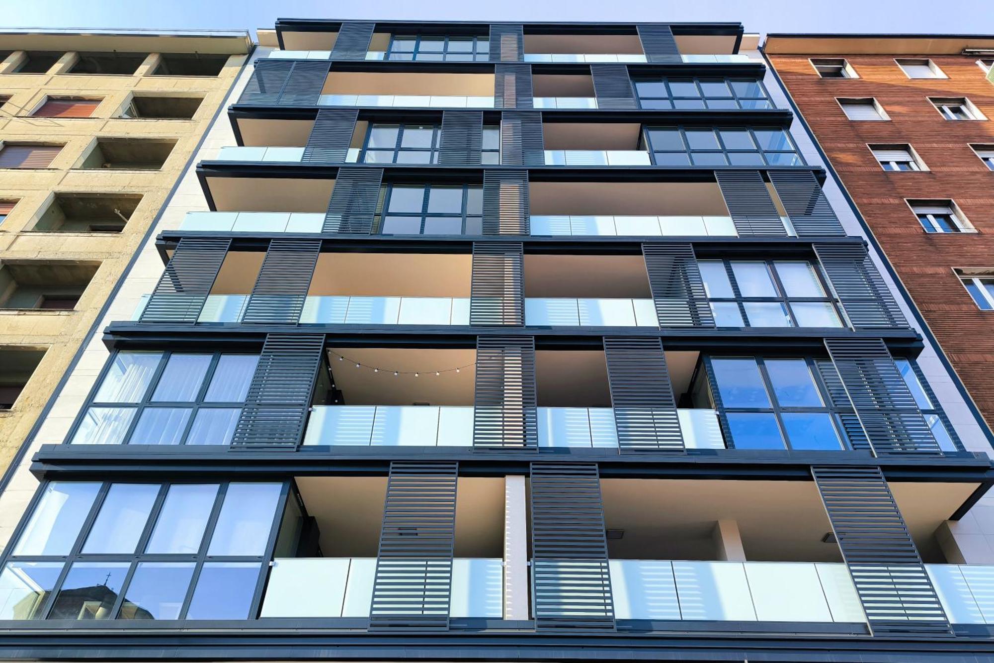 Apartment In Financial District 4 Pax Milan