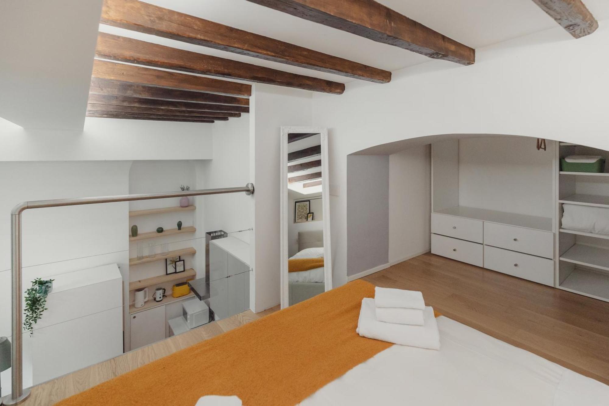 Gohost - Lovely Loft In The Heart Of