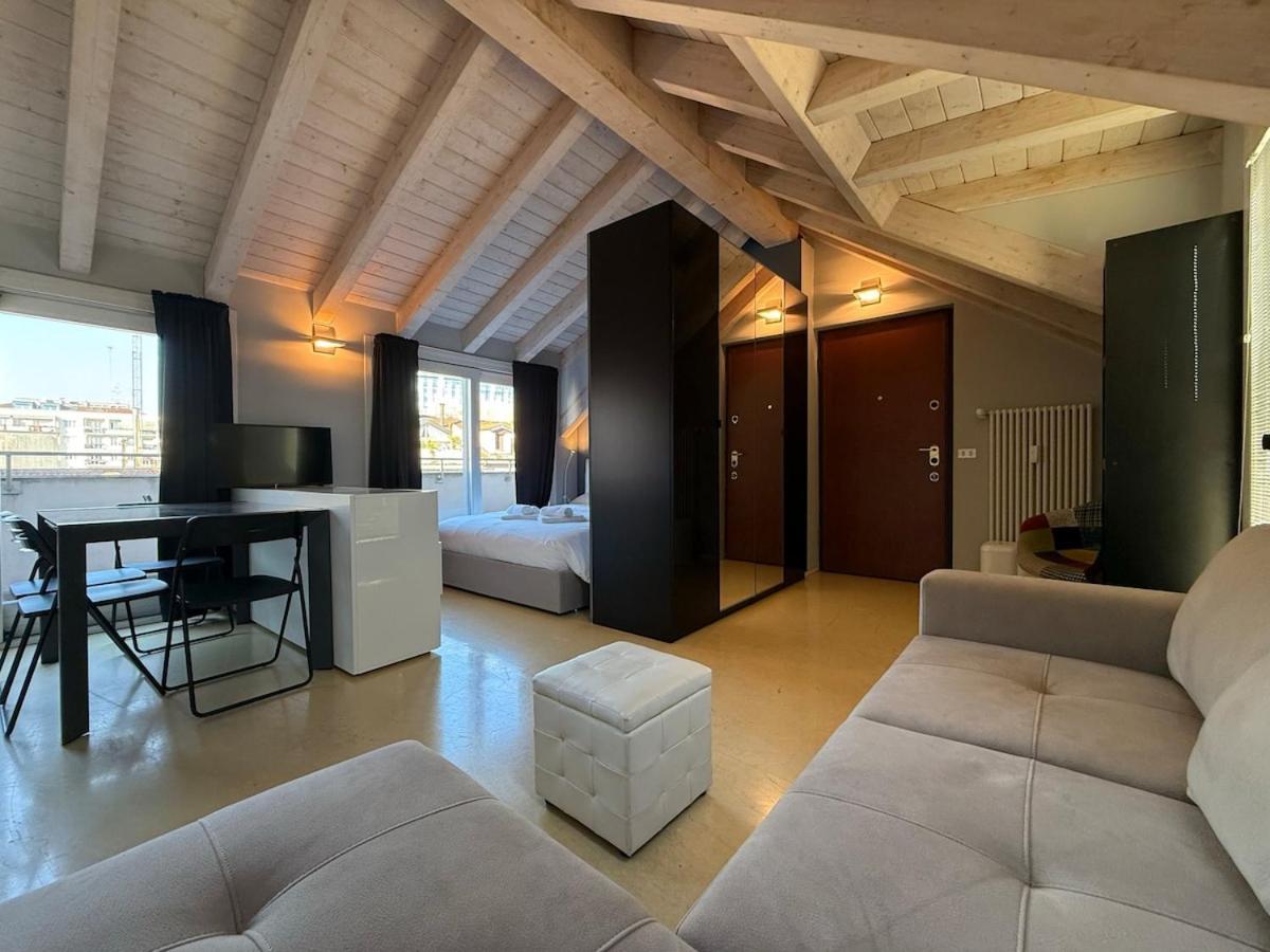 Rooftop Corso Con Terrazzo Privato Apartment Milan