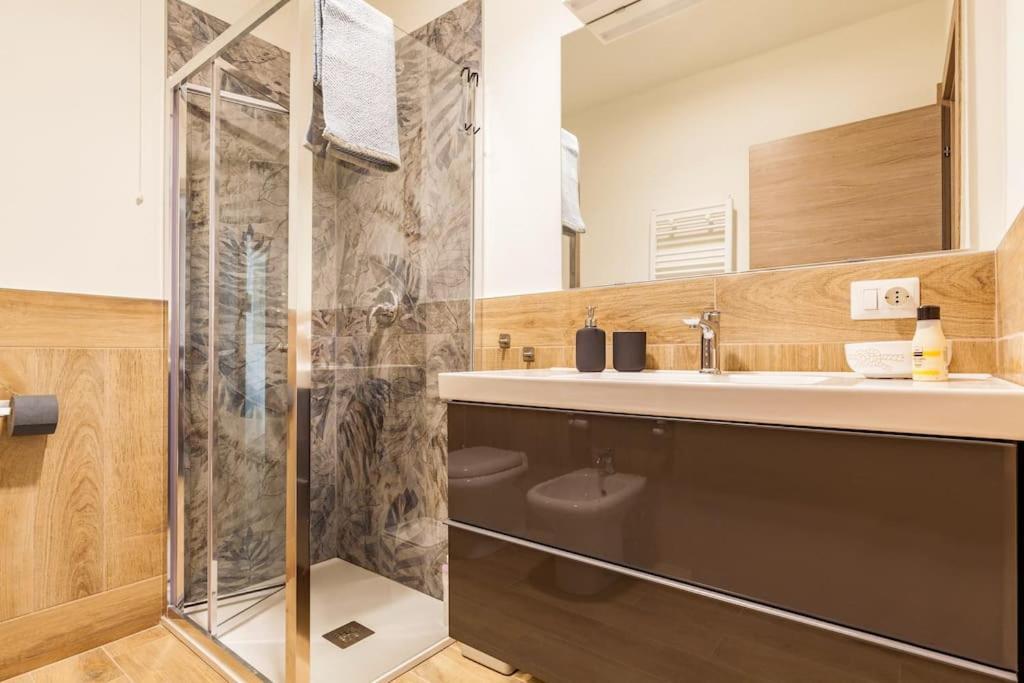 Lambrate Charming Vicino A Aeroporto Linate Metro4 E Ospedale San Raffaele Apartment