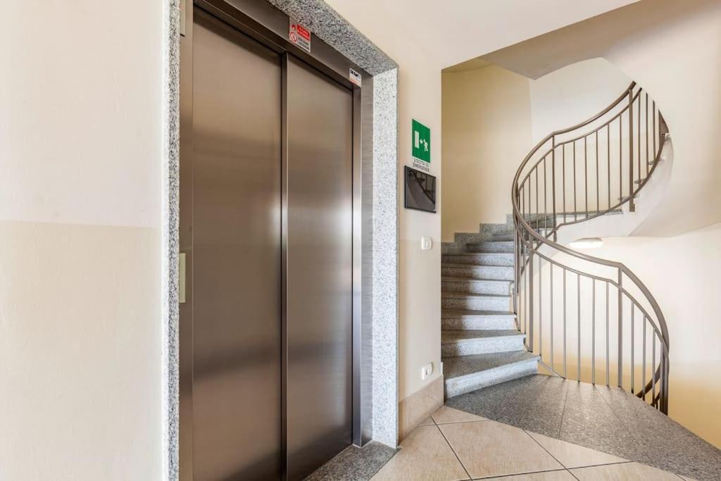 Apartment Lambrate Charming Vicino A Aeroporto Linate Metro4 E Ospedale San Raffaele