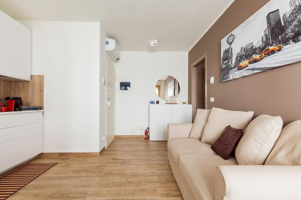 Apartment Lambrate Charming Vicino A Aeroporto Linate Metro4 E Ospedale San Raffaele