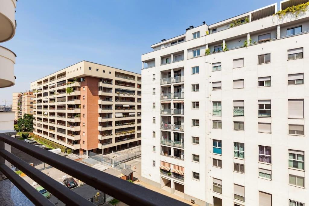 Lambrate Charming Vicino A Aeroporto Linate Metro4 E Ospedale San Raffaele Apartment