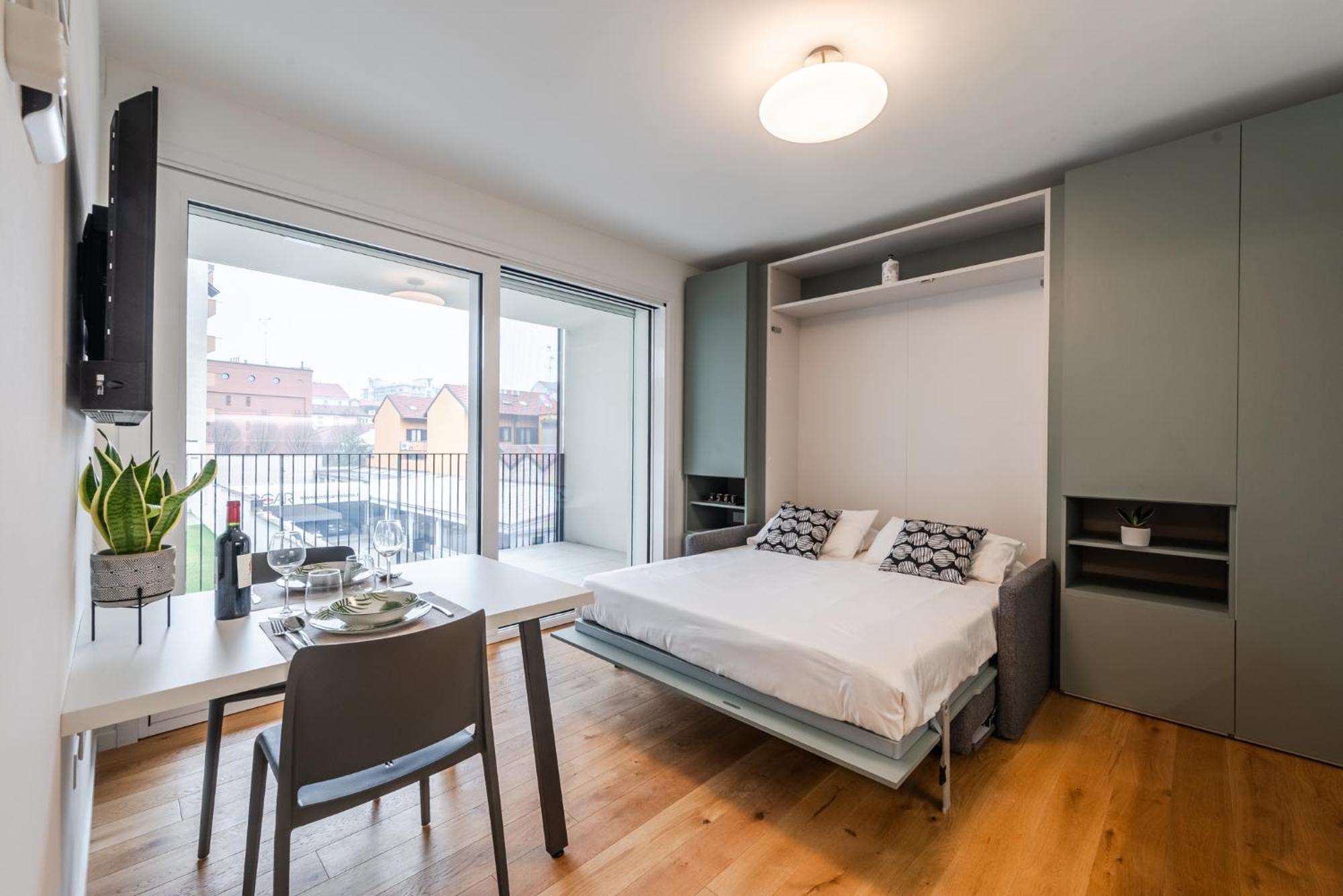 Navigli Cozy Design With Balcony