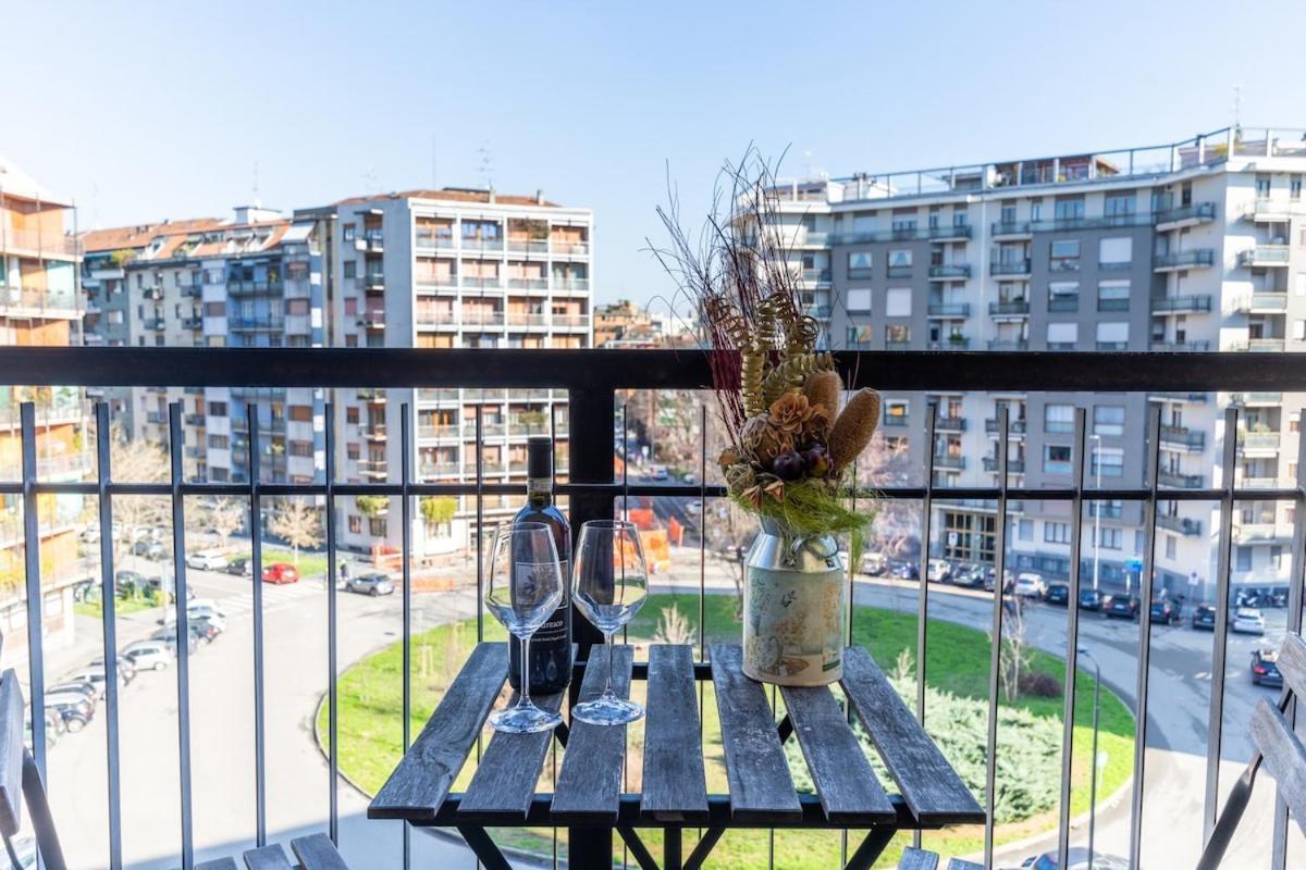 Duomo-navigli - Two Bedrooms & Terrace With Wi-fi Apartment *