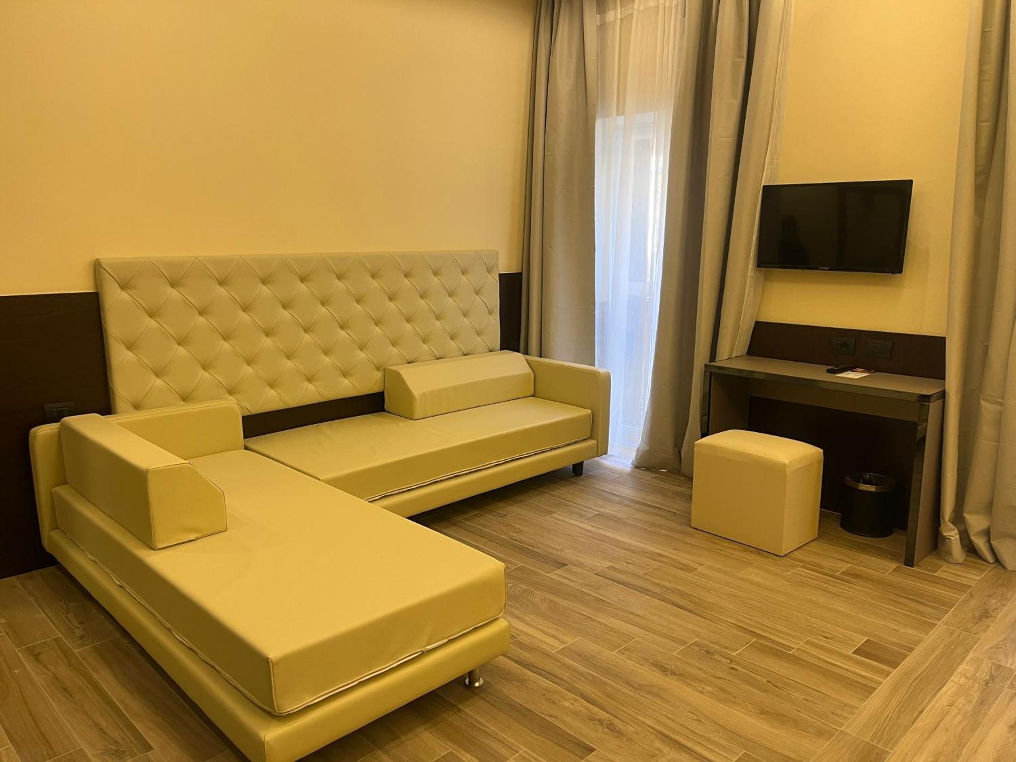 Hotel Jr Bocconi Milan