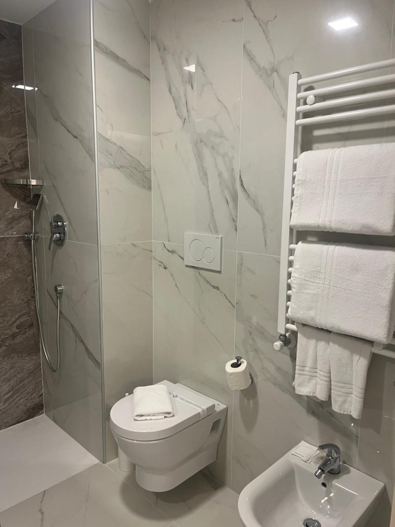 Hotel Jr Bocconi Milan