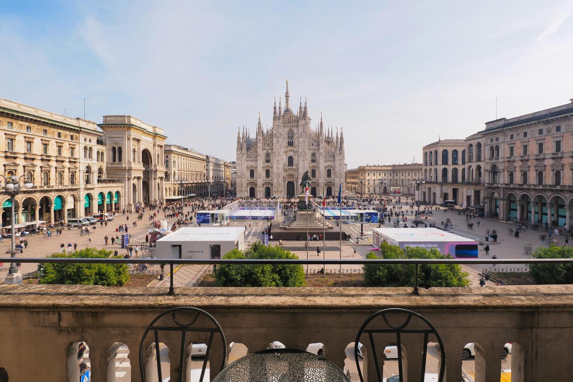 Duomo Cathedral View - Luxury * Milan