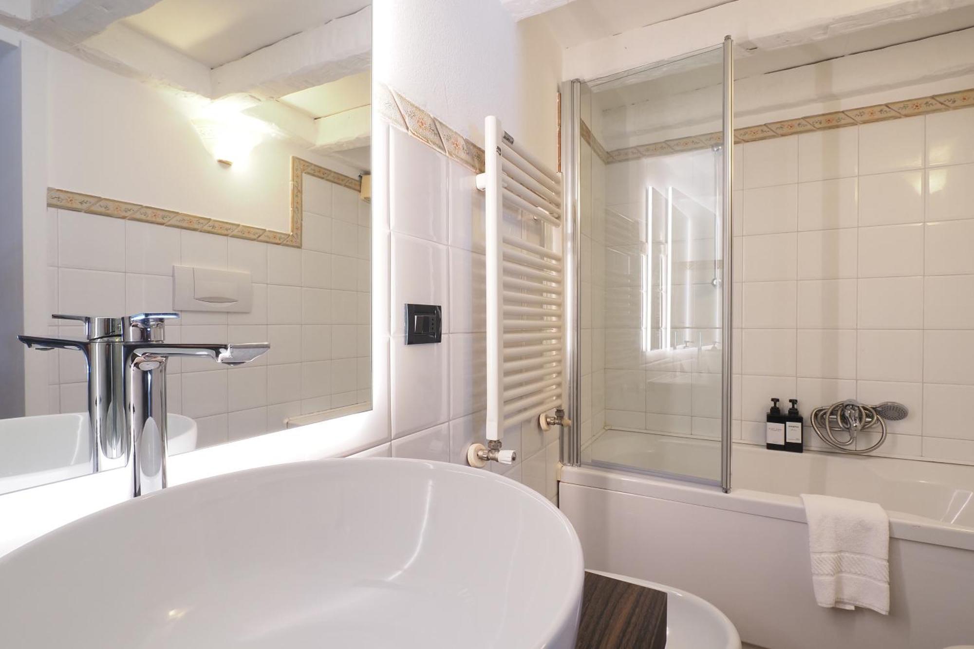 Duomo Cathedral View - Luxury Apartment Milan
