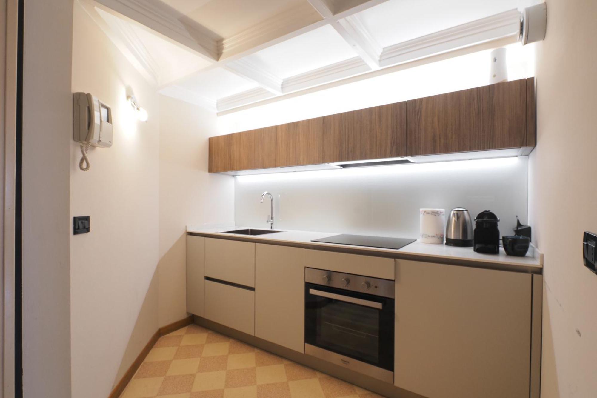 Apartment Duomo Cathedral View - Luxury Milan