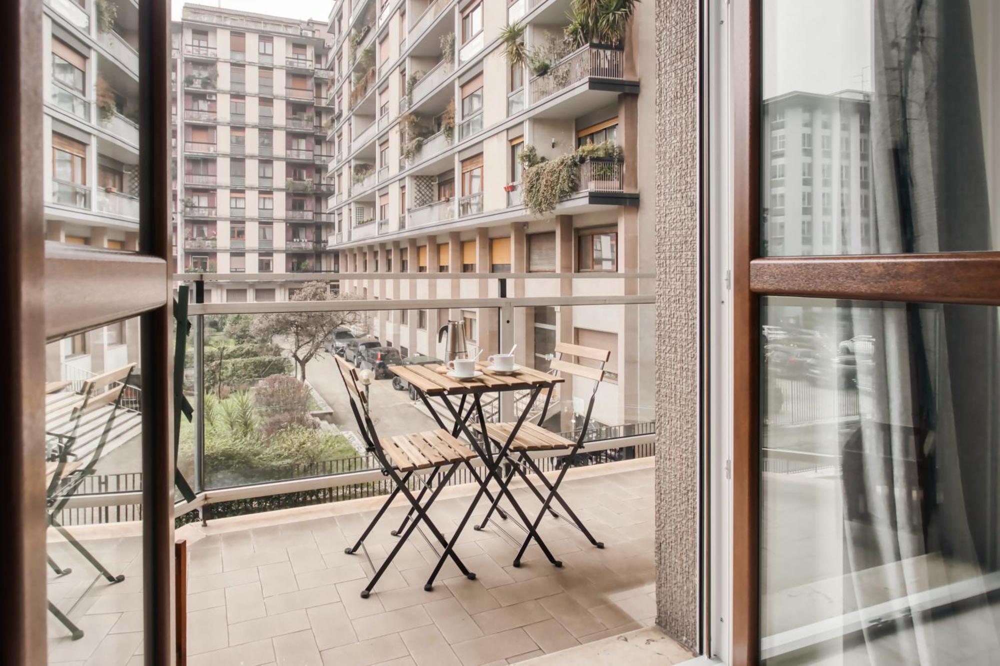 Apartment Joivy Beautiful And Modern With 2 Balconies Milan