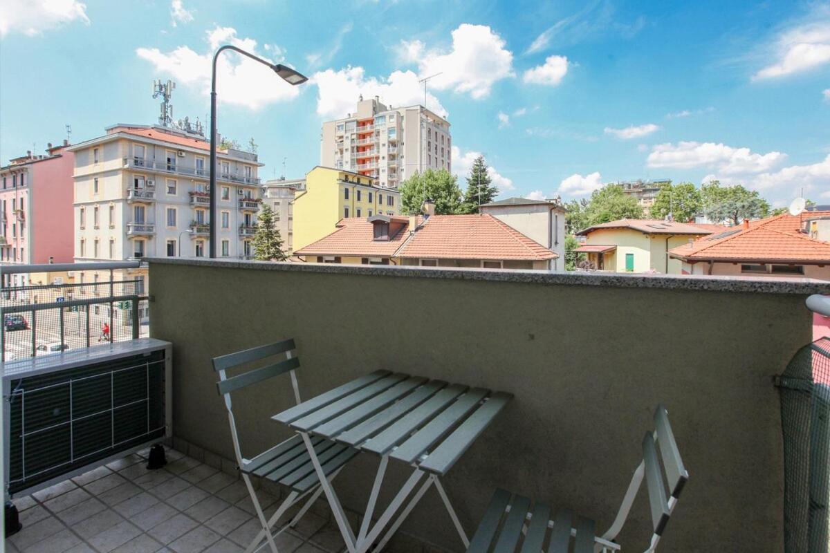 Apartment Elegante A 300 M Dalla Metro Zara Milan