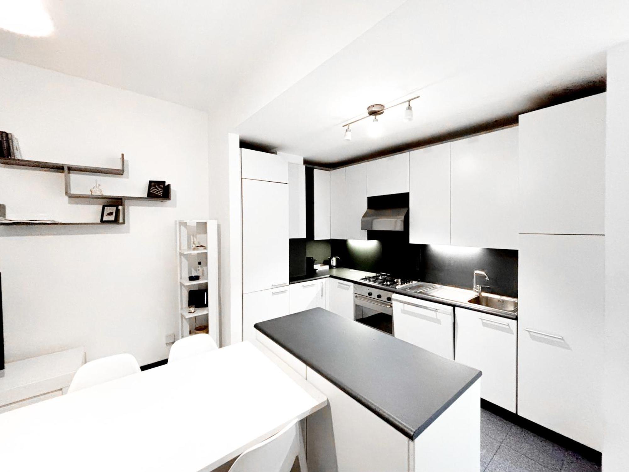 Sweet Staying At Large 3rooms In Navigli Apartment