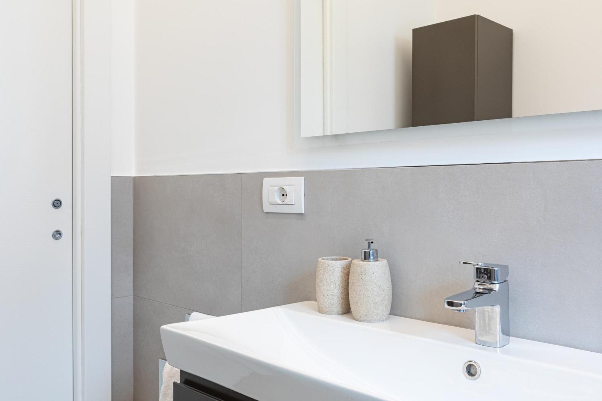 Apartment Certosa Enchanting With Balcony - Collection *