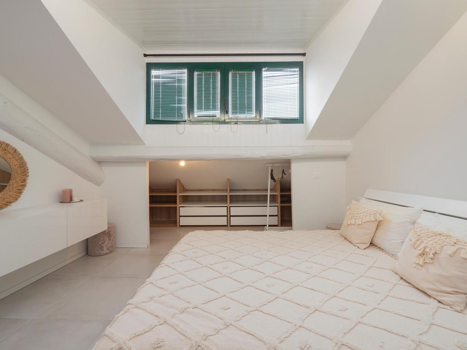 I Host - Jenner 14 * Milan
