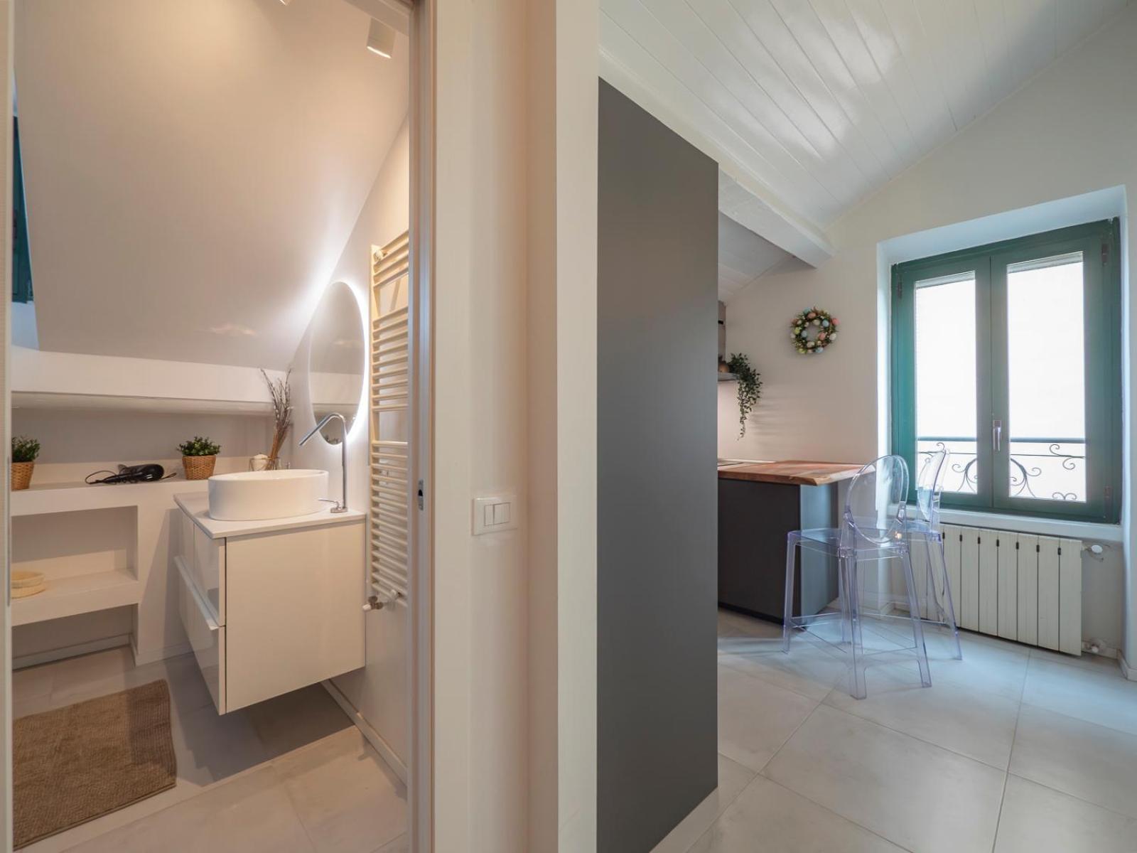 I Host - Jenner 14 * Milan