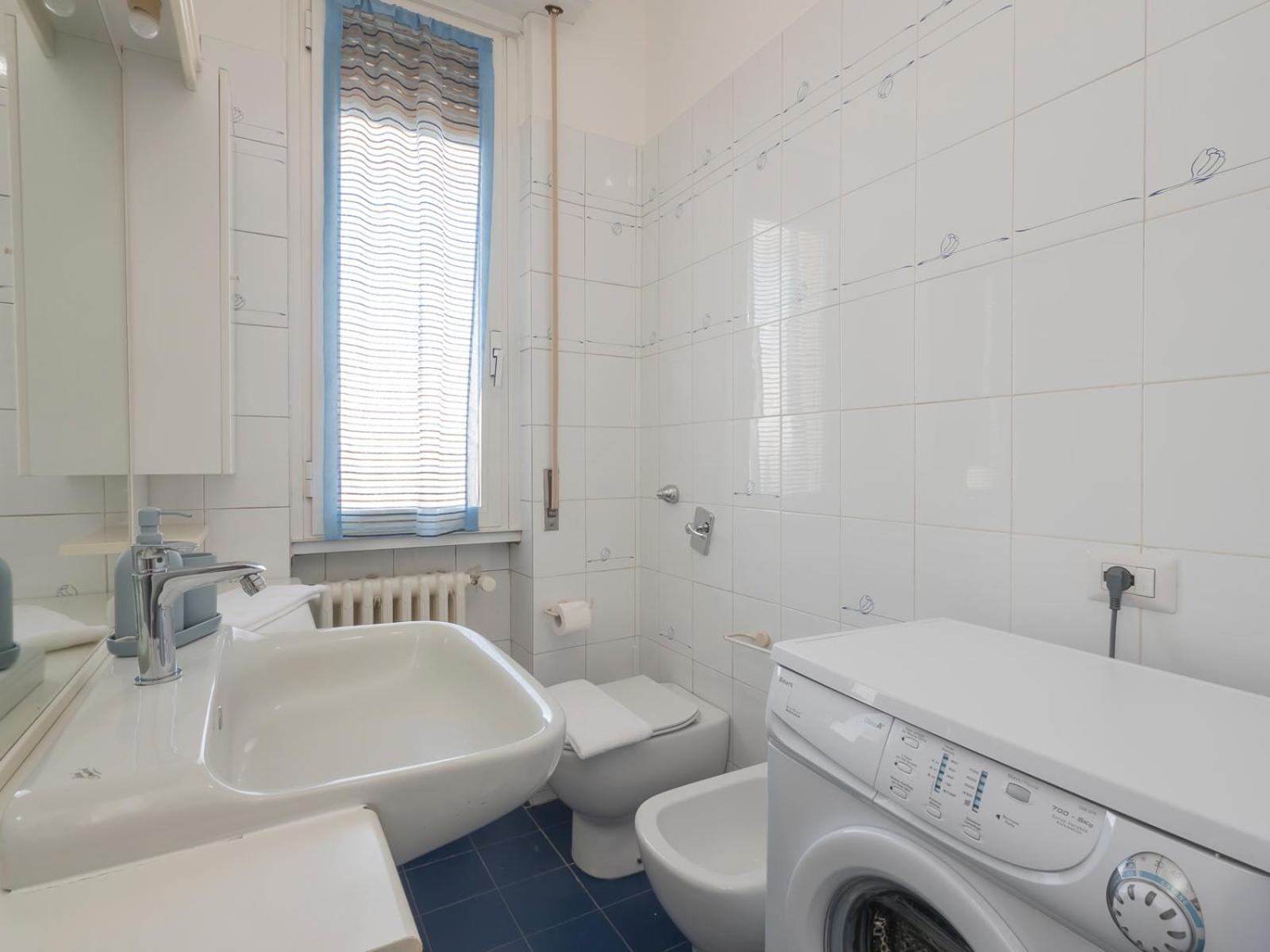 Xenia - Newly Renovated *