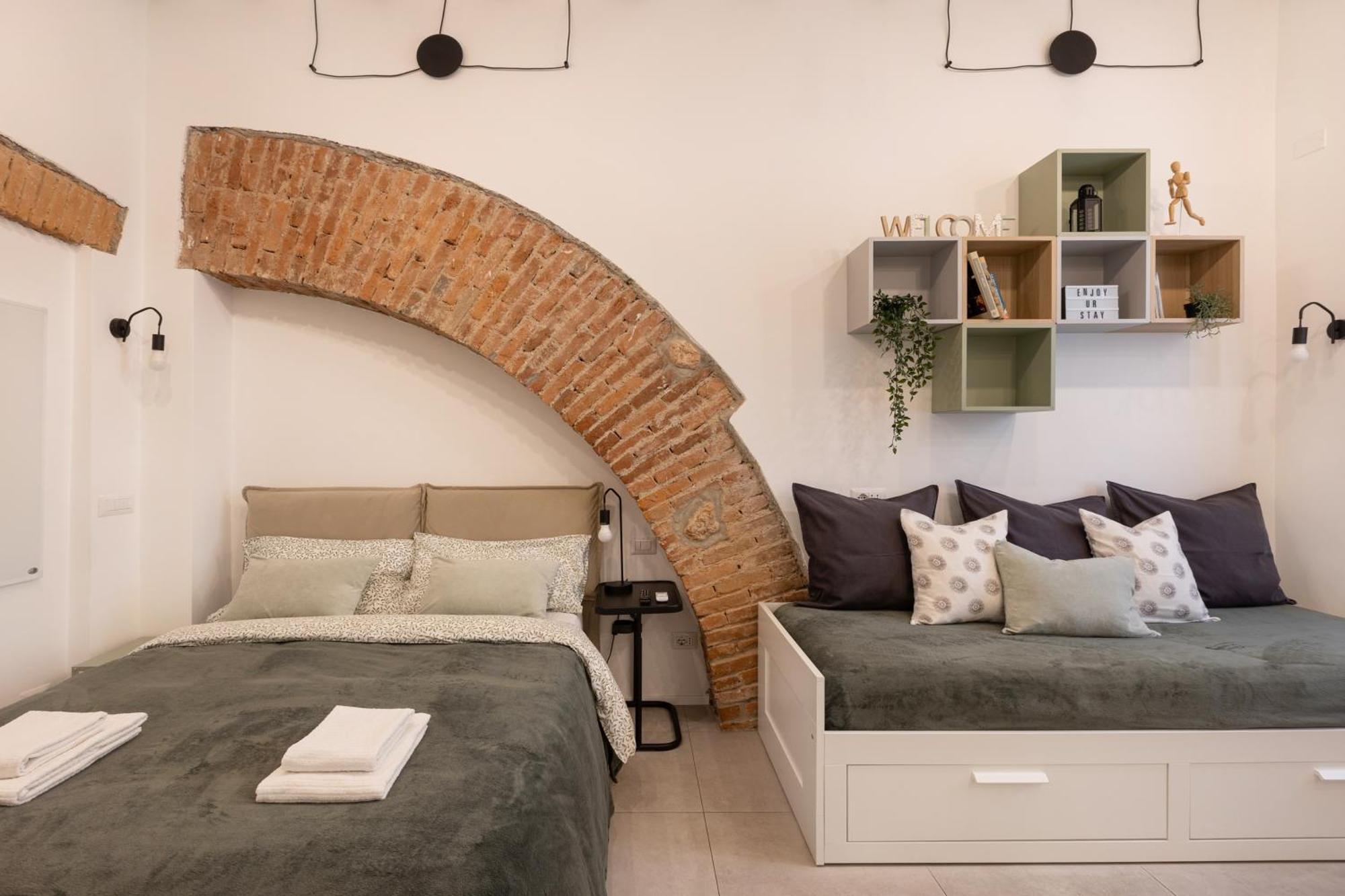 Apartment Bricks & Beams In The Key Area Of *