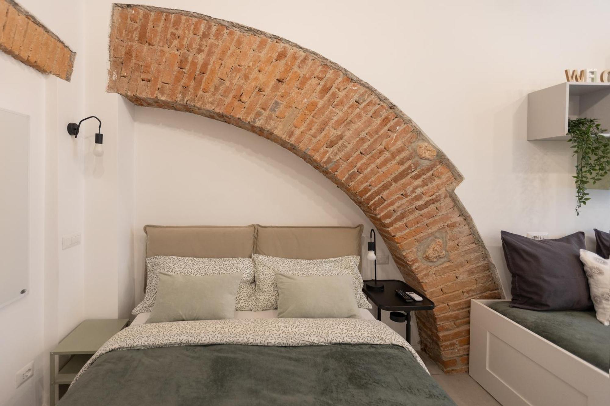Apartment Bricks & Beams In The Key Area Of Milan