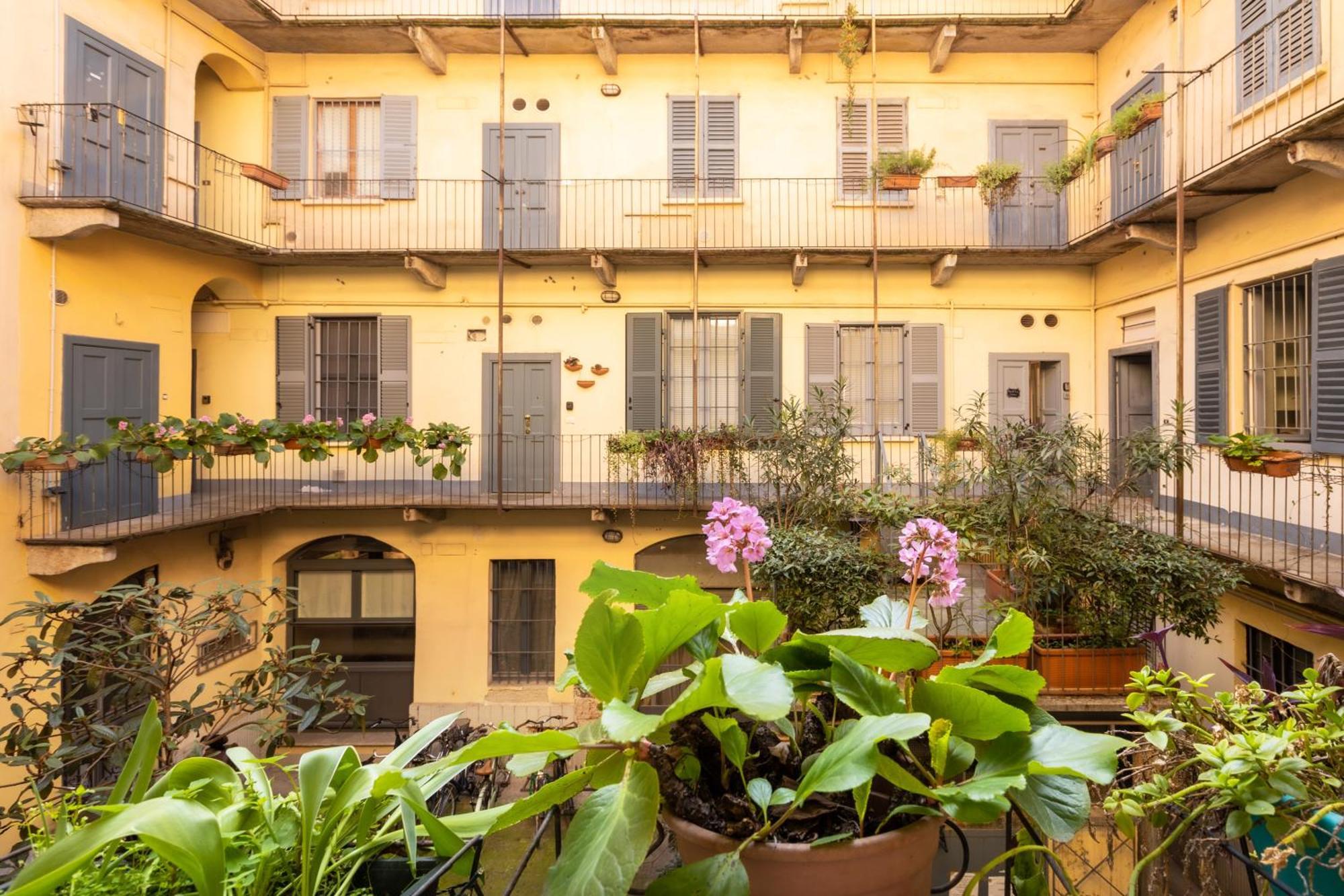 Apartment Bricks & Beams In The Key Area Of Milan