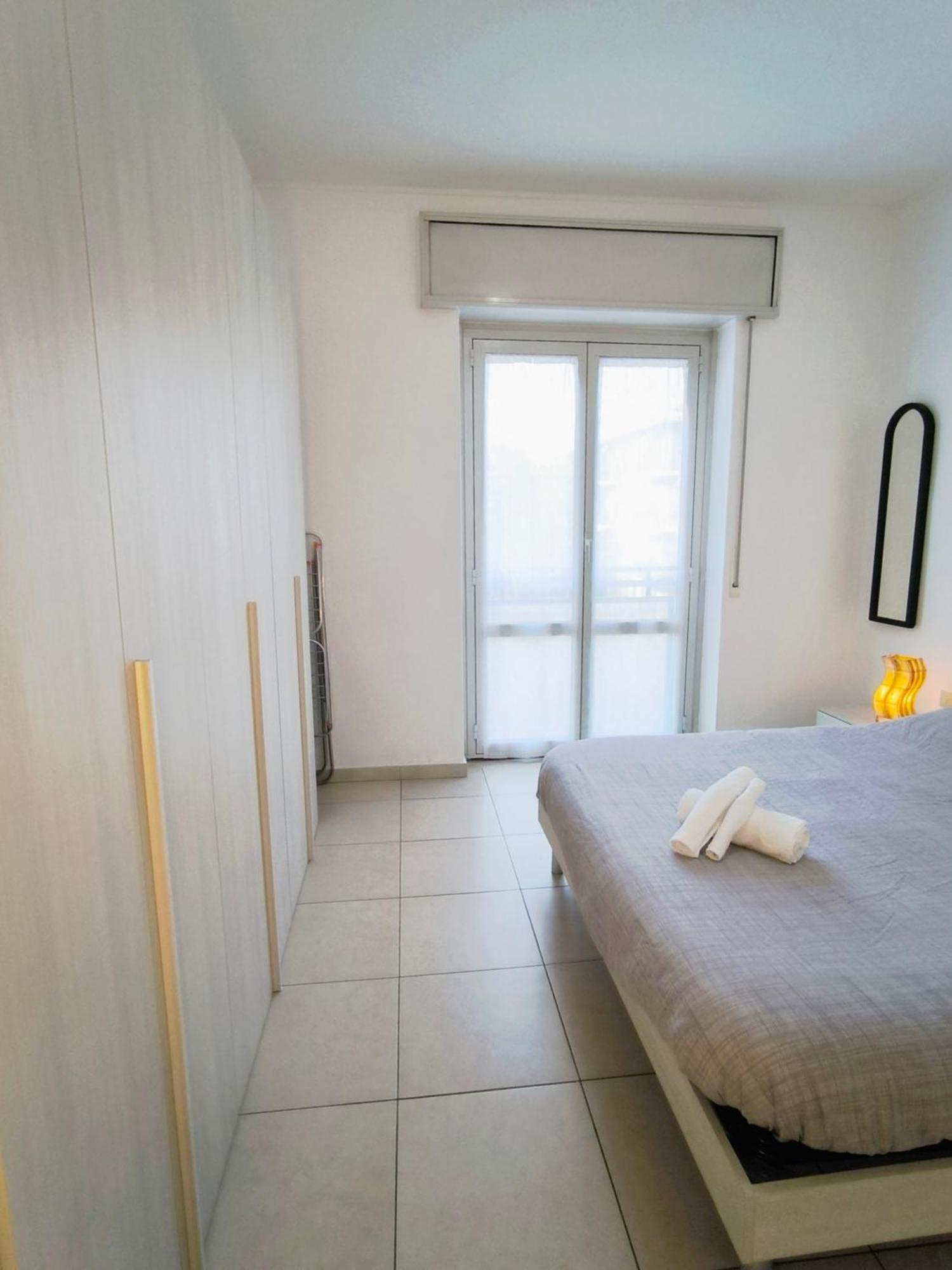 Portello Flat With Balcony Apartment