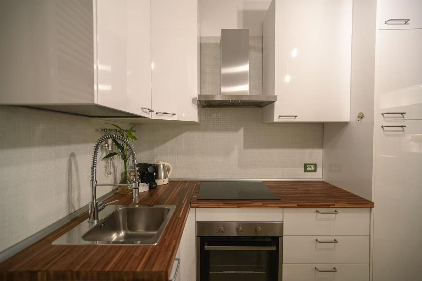 The Riverside Loft Apartment *