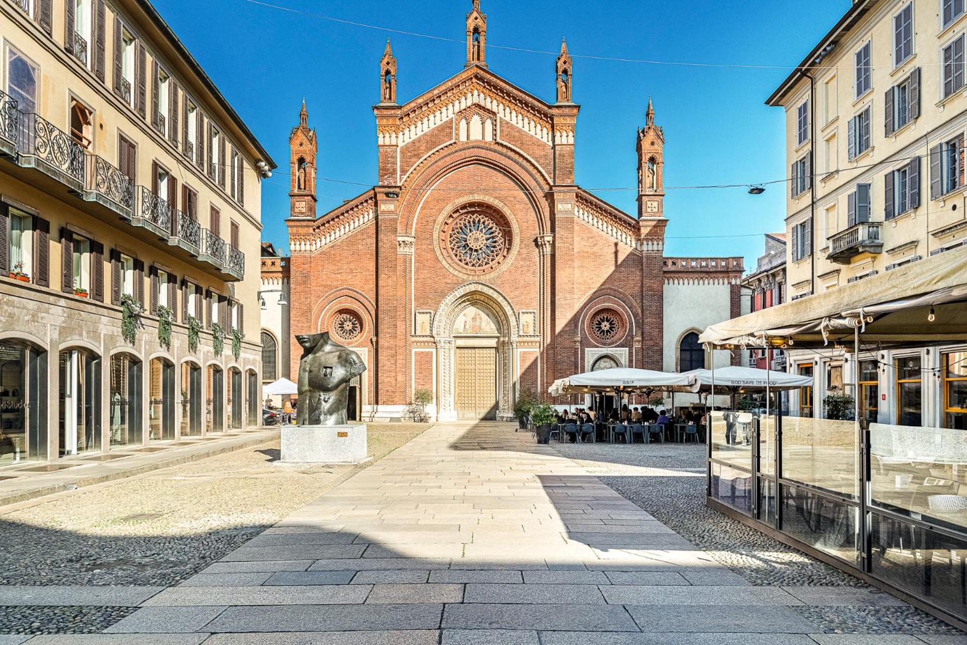 Brand New 2 Bedrooms In Brera Apartment *