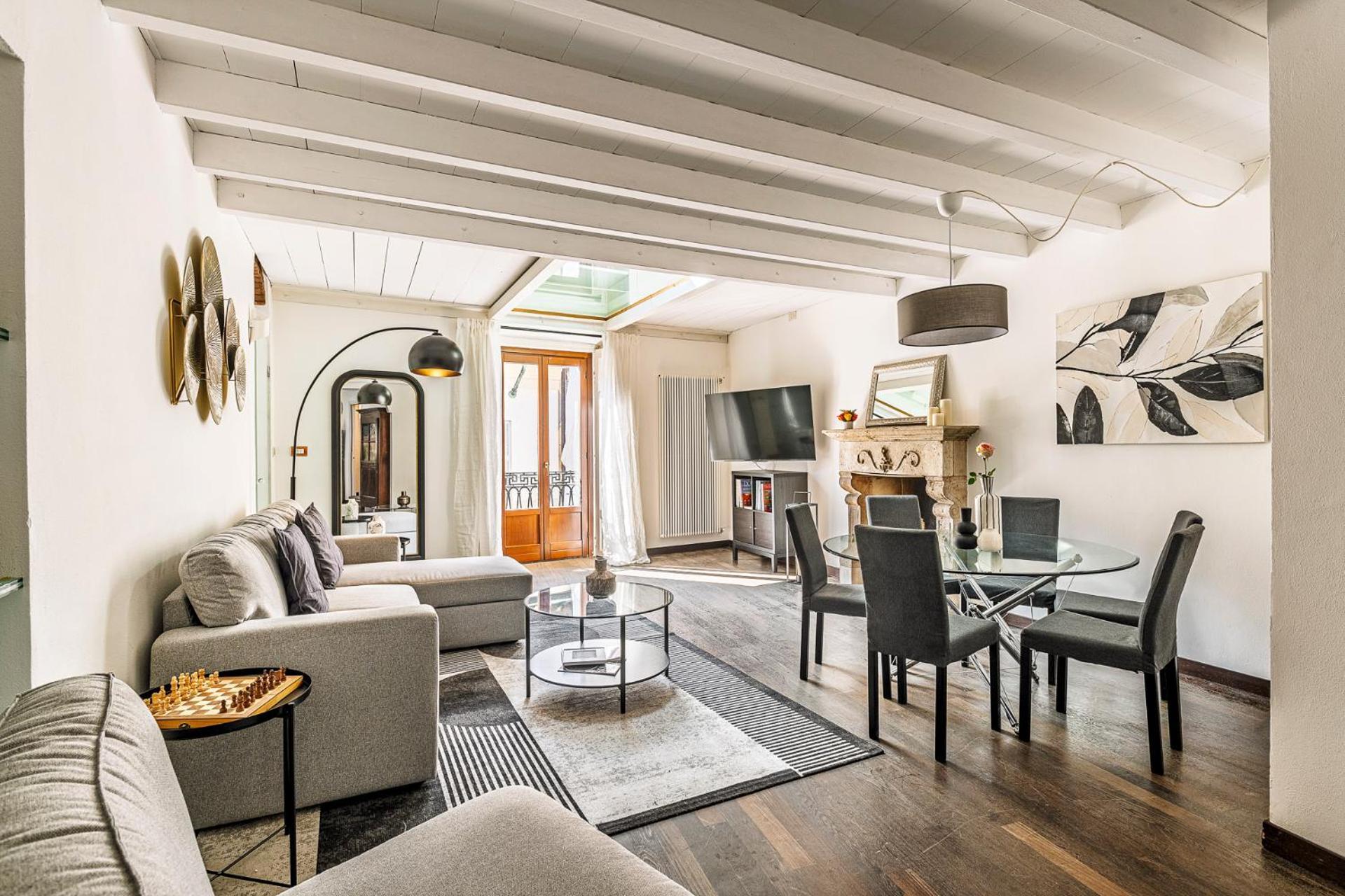 Brand New 2 Bedrooms In Brera Apartment *