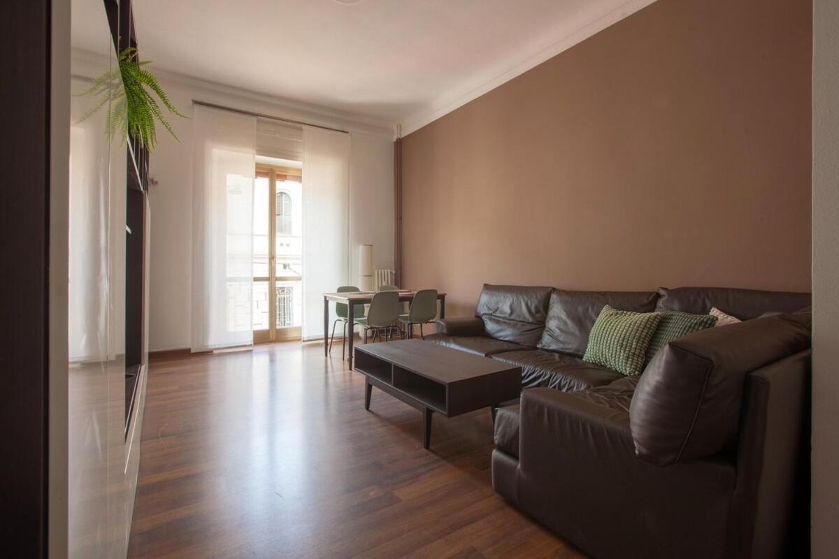 Elegante E Ampio In Zona Moscova Apartment