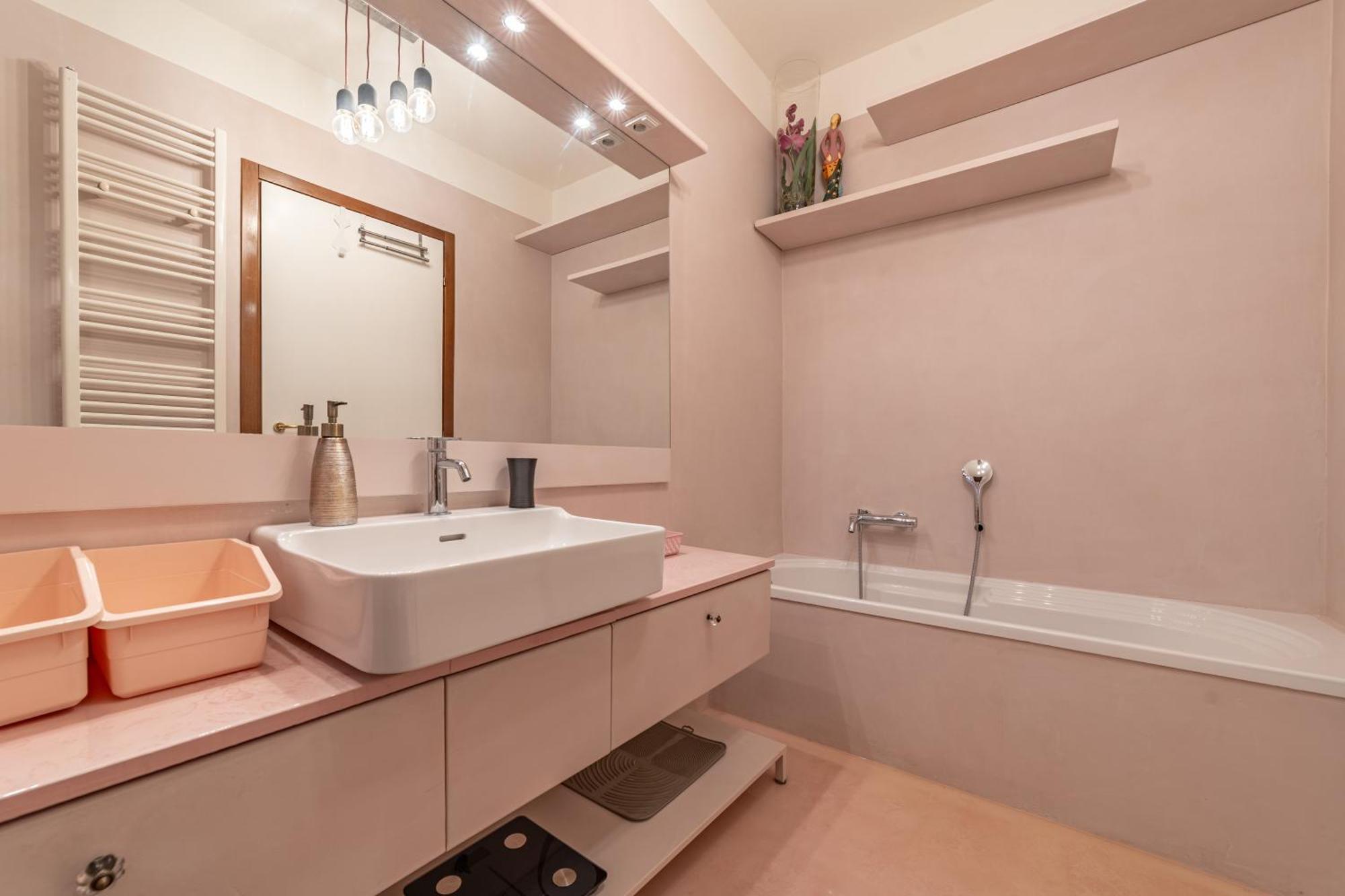 Apartment 5' From Bocconi With 2 Bedr And 2 Bathr Milan