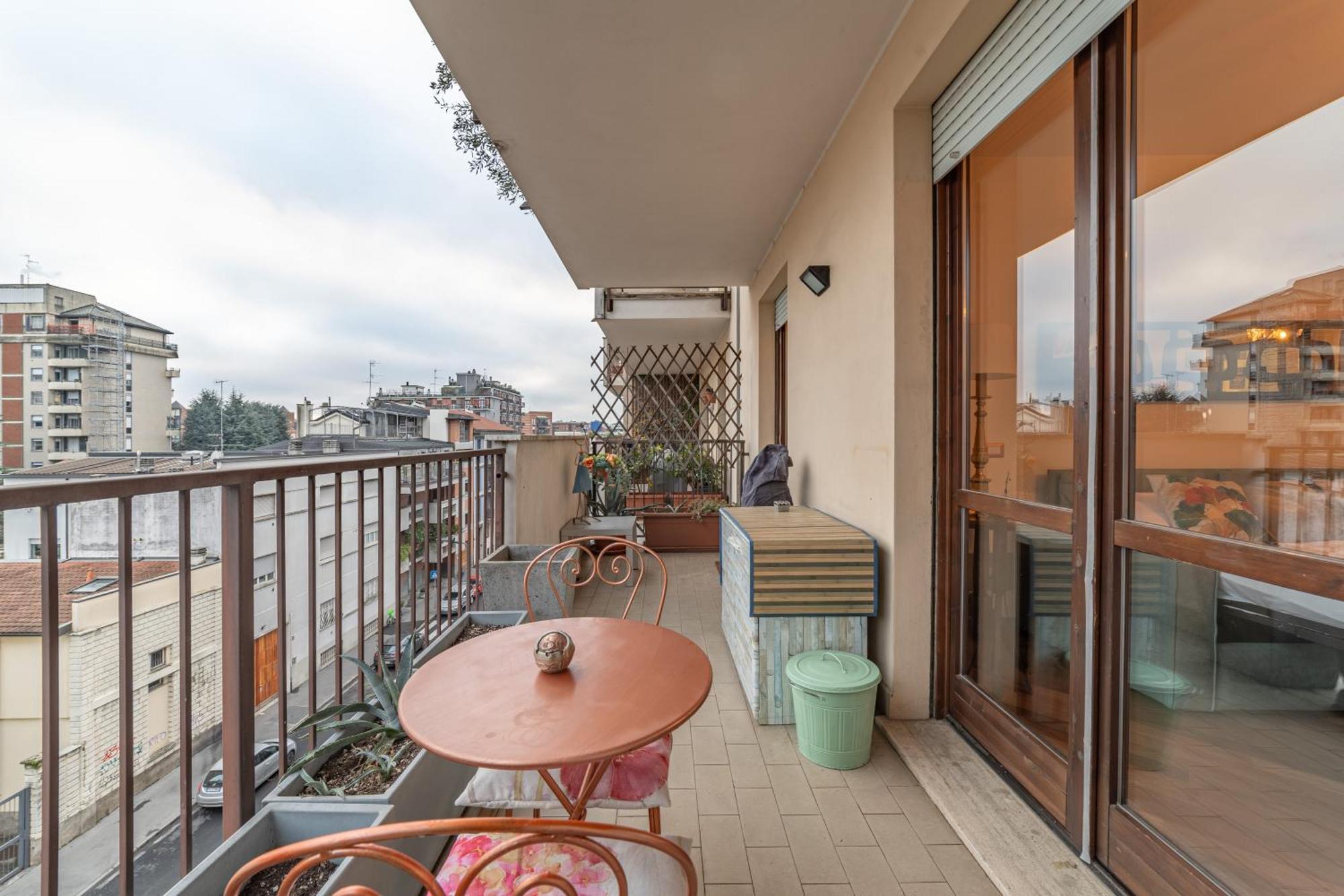 Apartment 5' From Bocconi With 2 Bedr And 2 Bathr