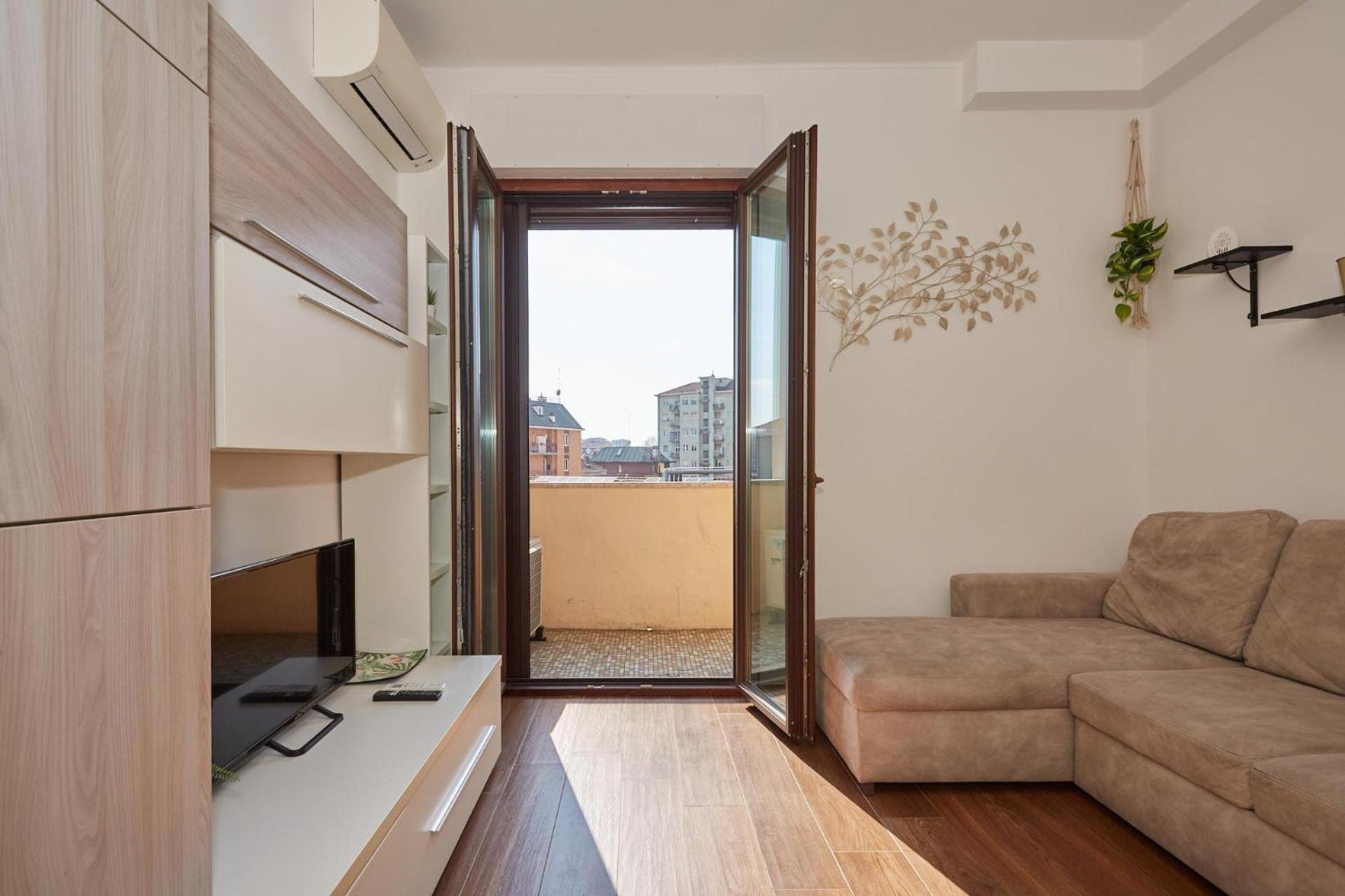 - 1 Bedroom Apartment