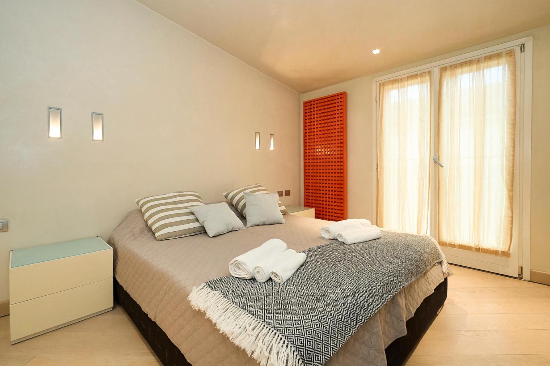 Luxury House - 2 Minutes Walk From Station Apartment Milan
