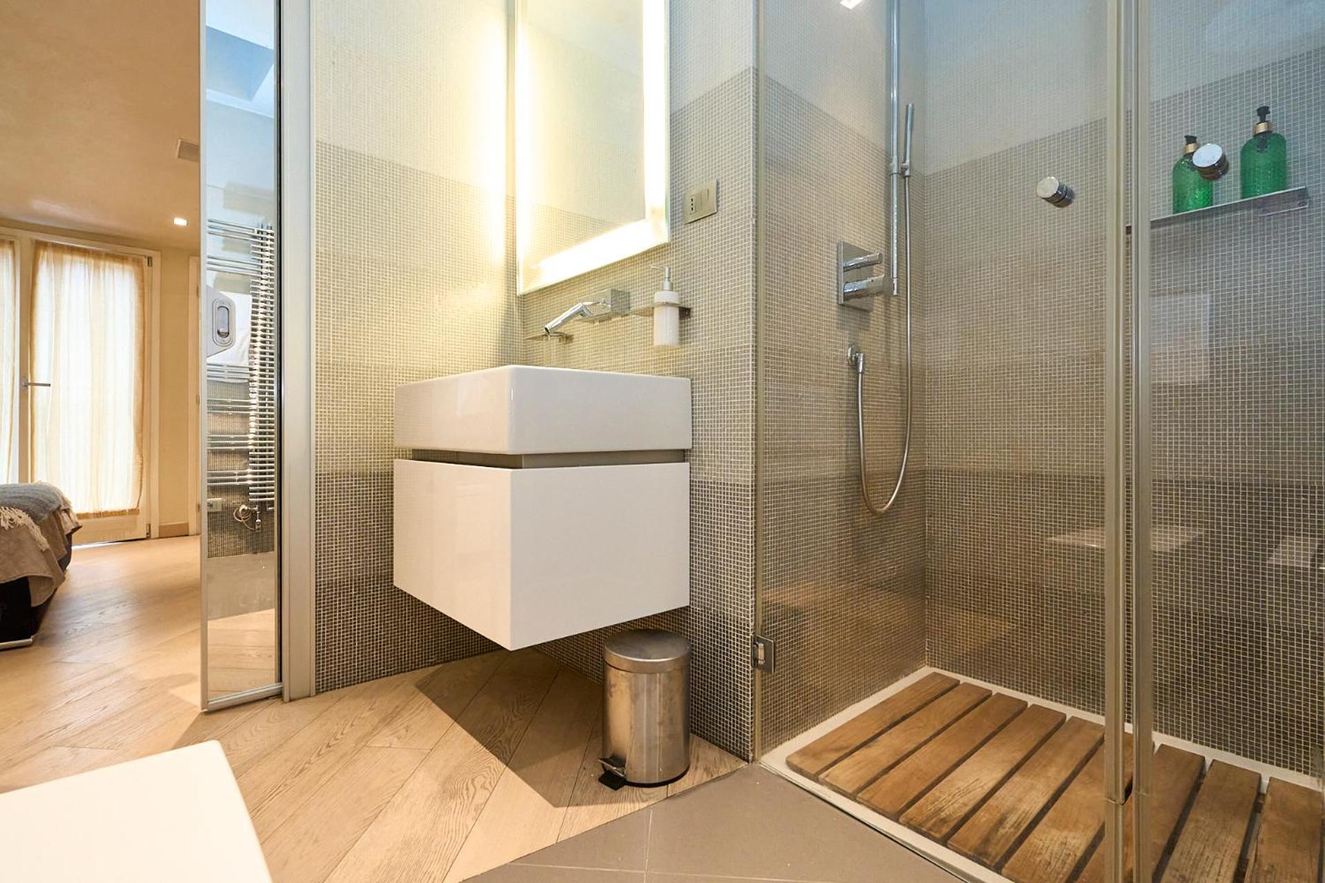 Luxury House - 2 Minutes Walk From Station Apartment *