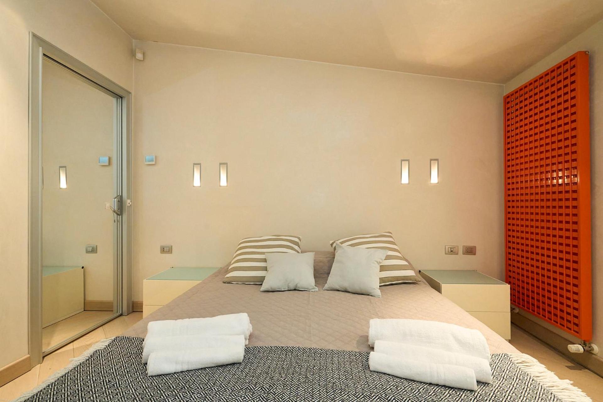 Luxury House - 2 Minutes Walk From Station * Milan