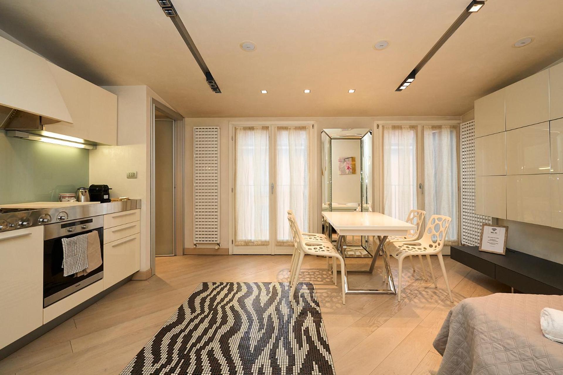 Luxury House - 2 Minutes Walk From Station * Milan