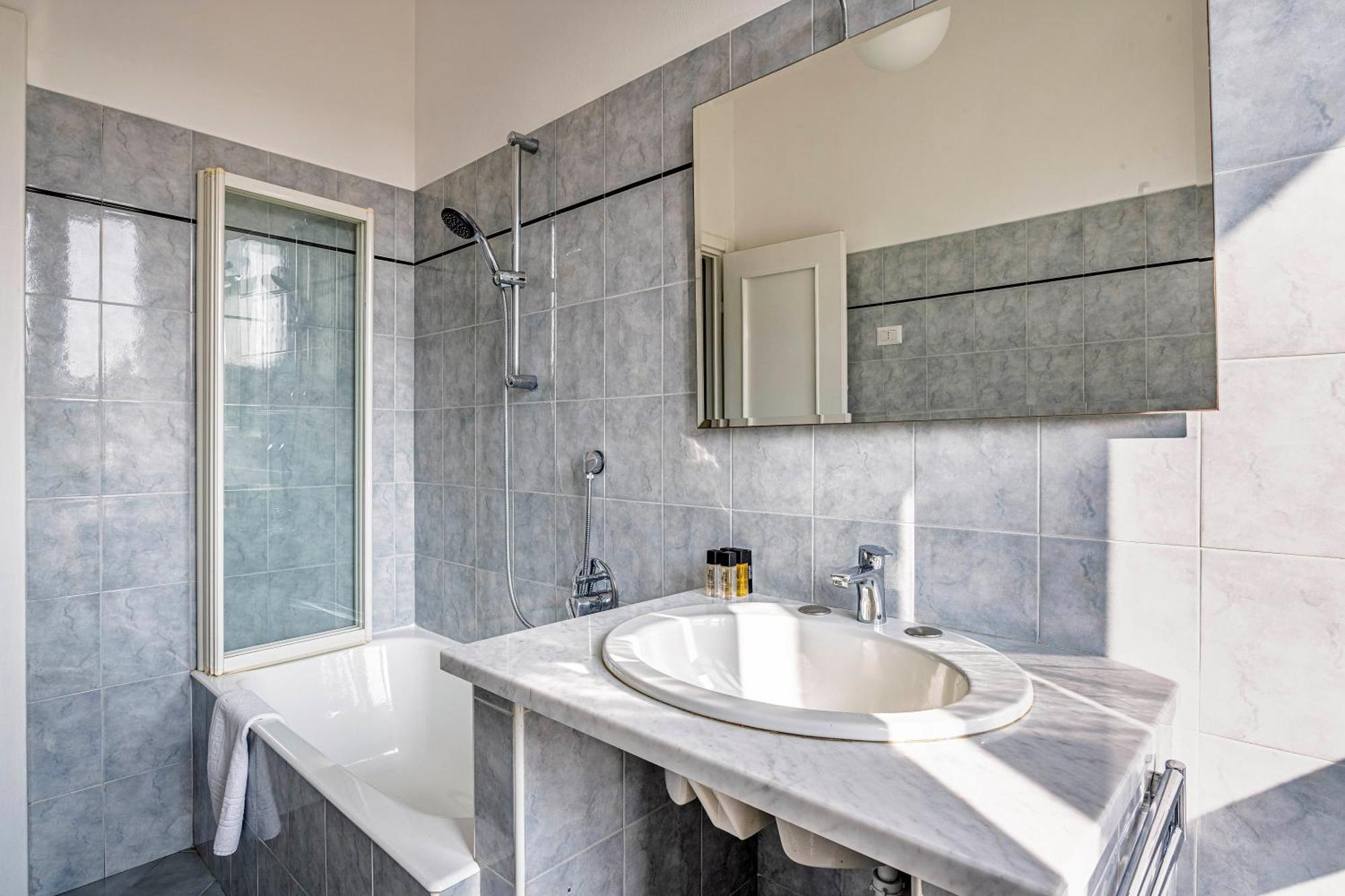 Sant'ambrogio's Retreat Apartment